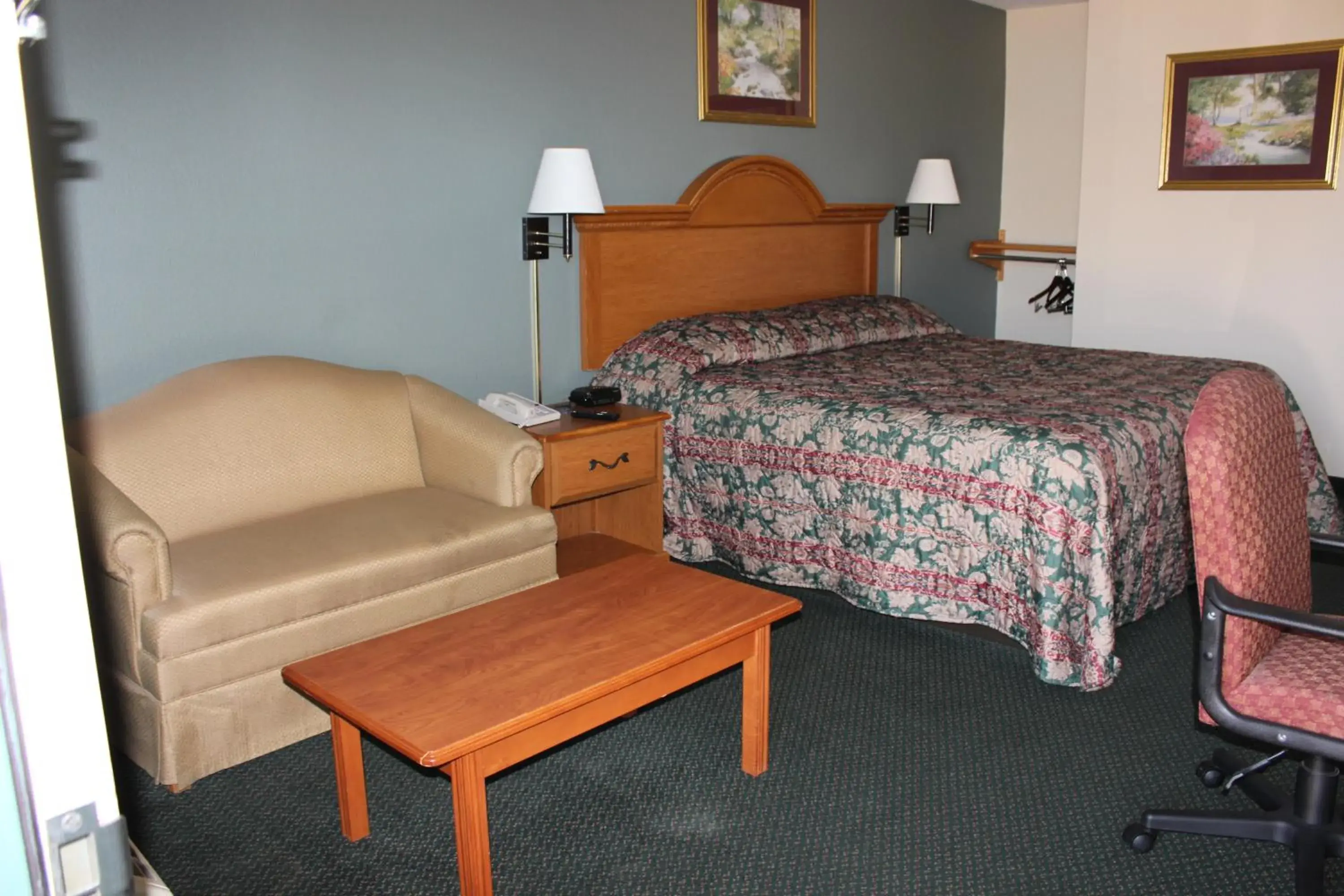 King Room - single occupancy in Nationwide 9 Inn King Room - single occupancy in Nationwide 9 Inn