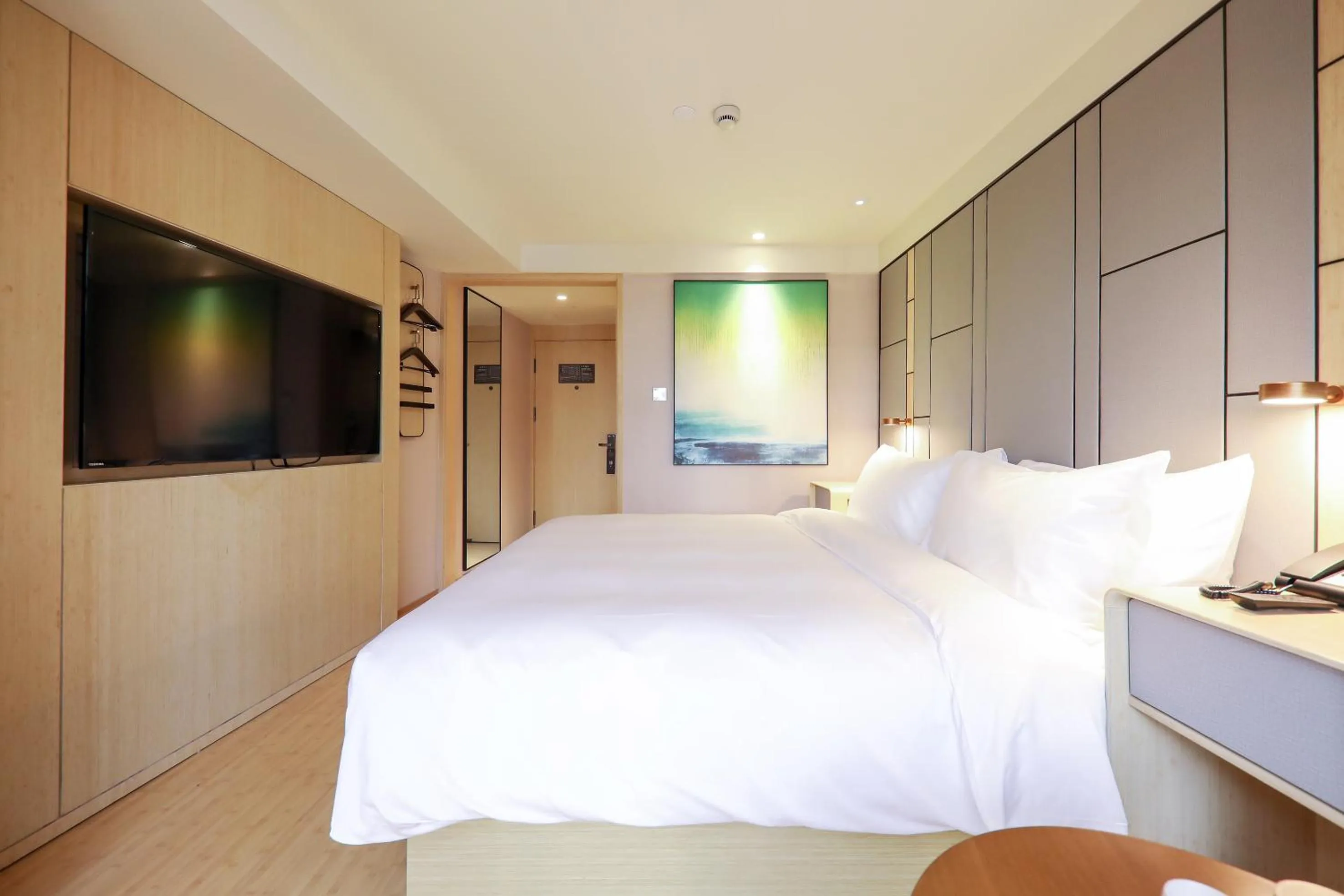 Bed in Ji Hotel (Shanghai The Bund Sichuan Middle Road)