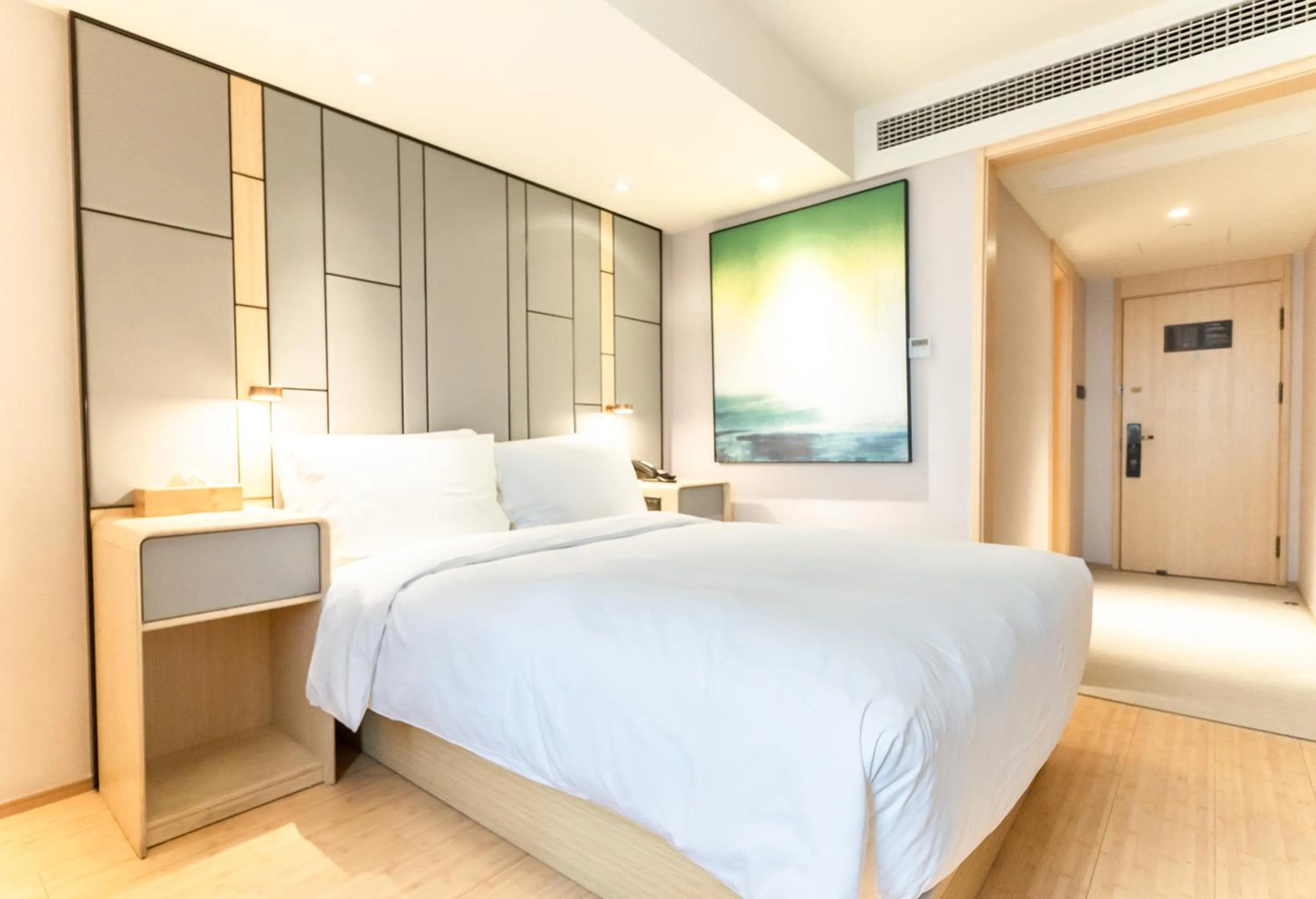 Bed in Ji Hotel (Shanghai The Bund Sichuan Middle Road)