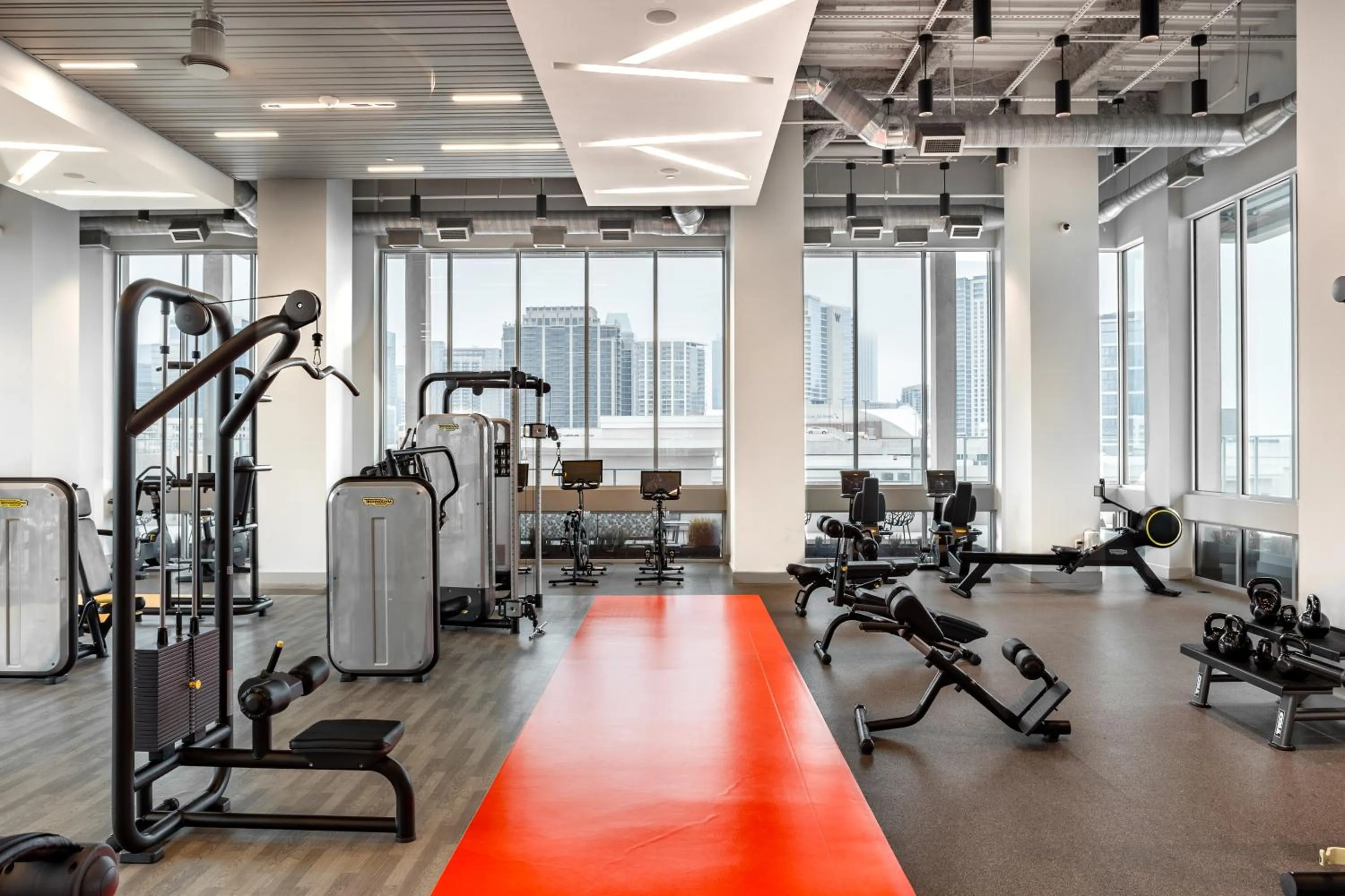 Fitness centre/facilities in Mint House Dallas - Victory Park
