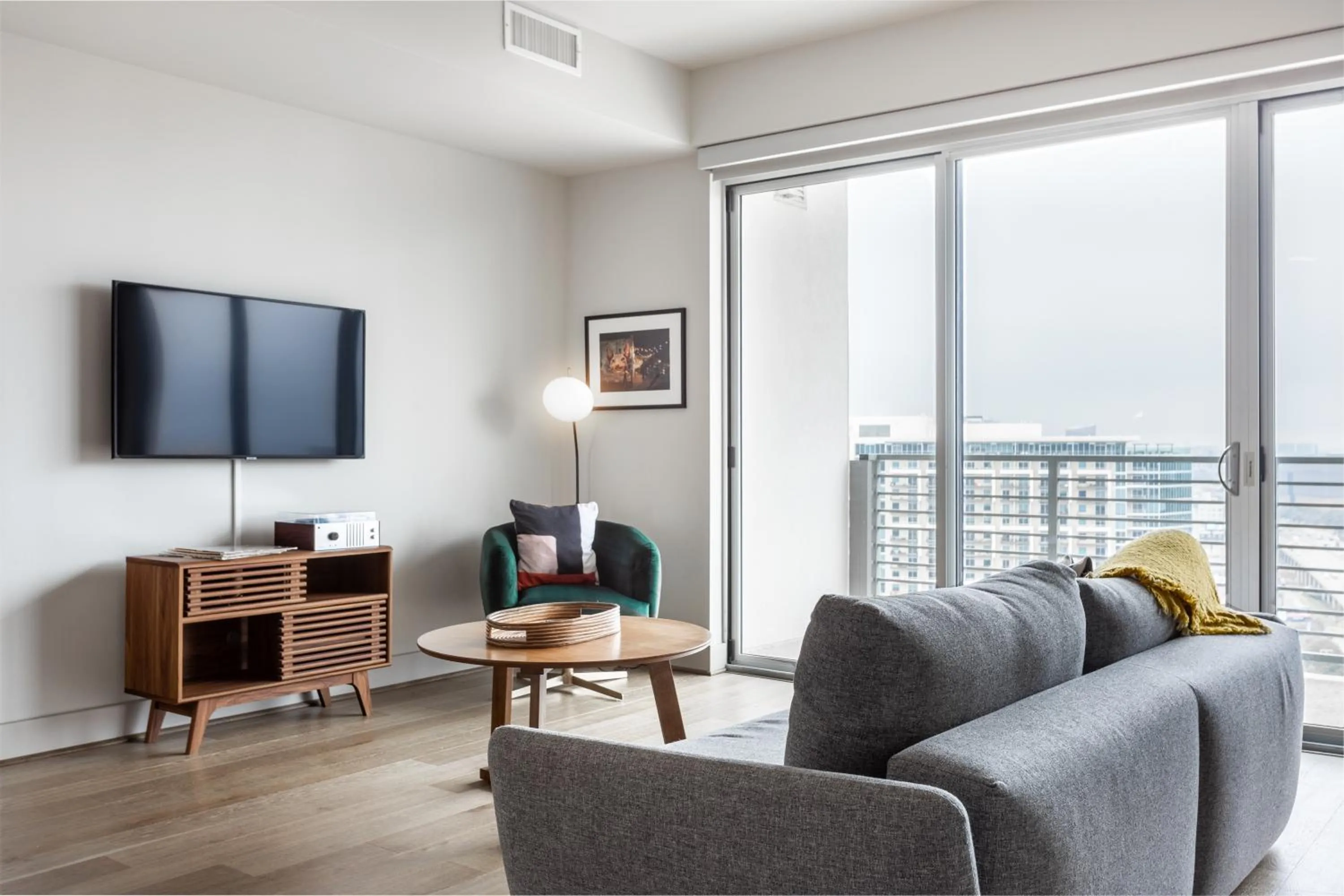 Living room in Mint House Dallas - Victory Park