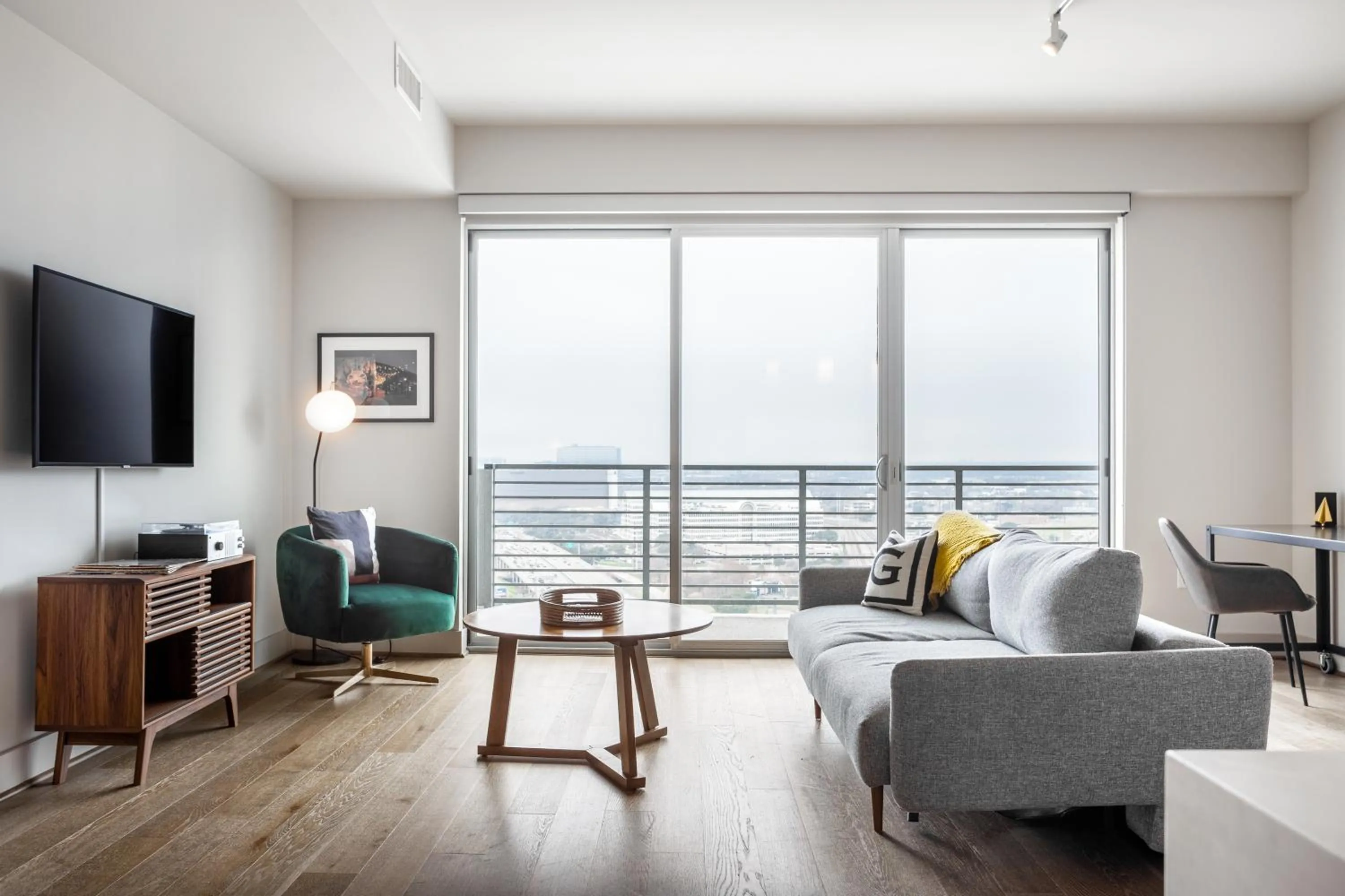 Living room in Mint House Dallas - Victory Park