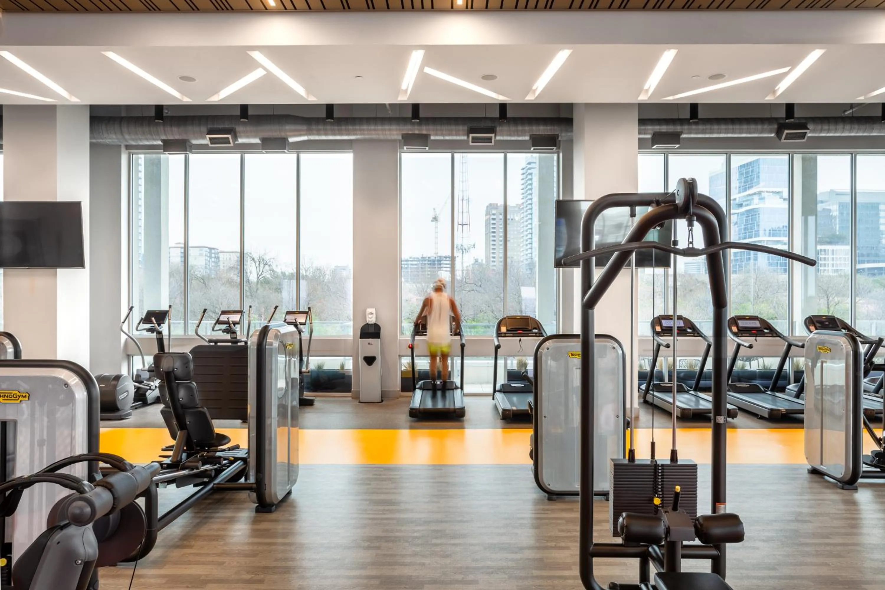 Fitness centre/facilities in Mint House Dallas - Victory Park