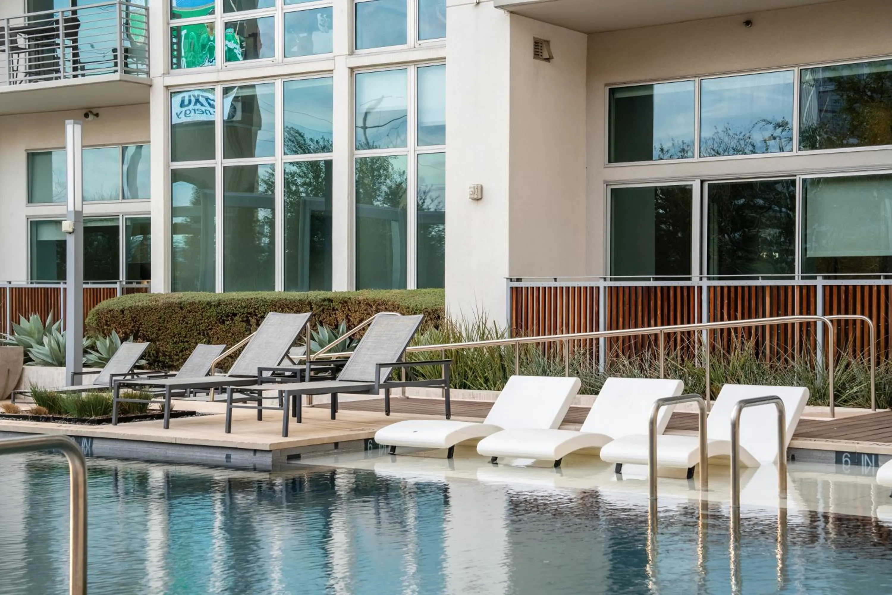 Swimming pool in Mint House Dallas - Victory Park