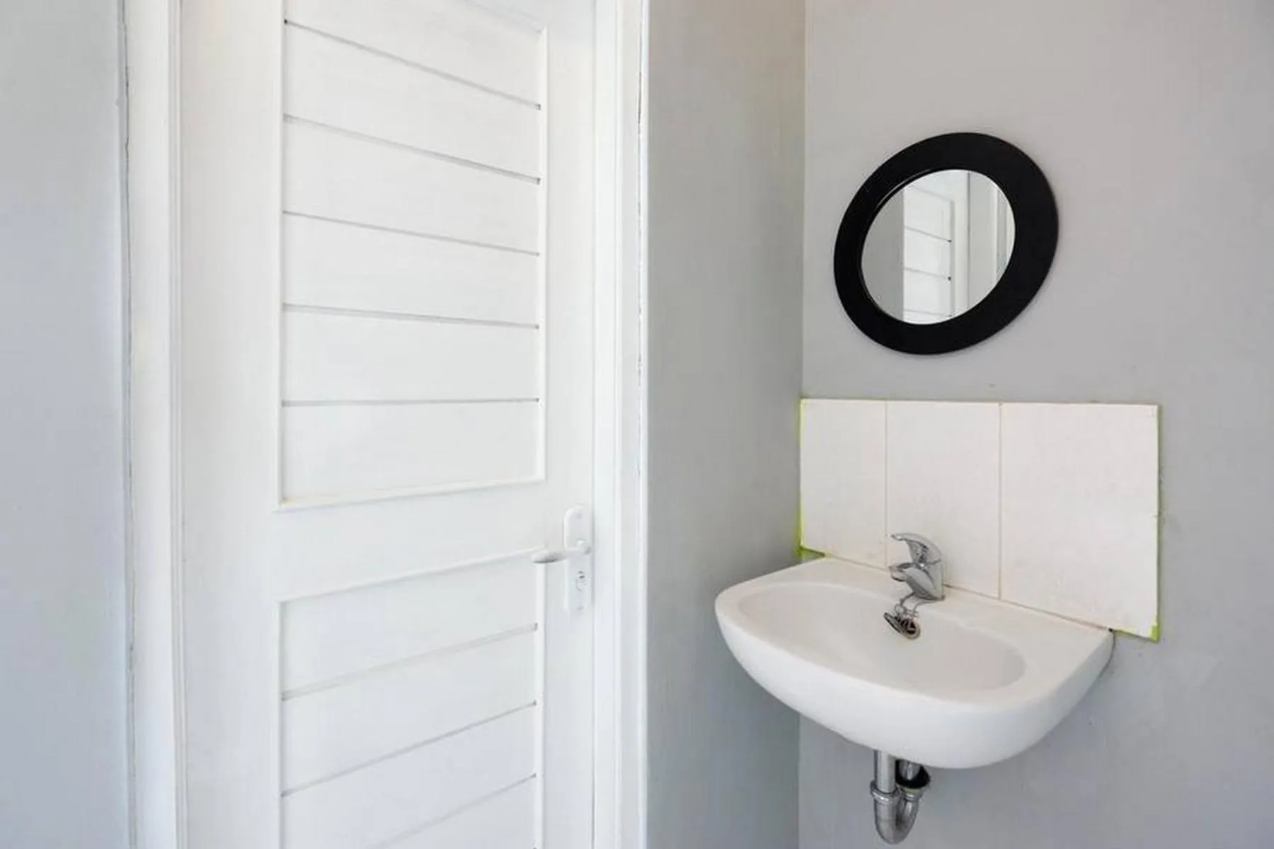 Bathroom in RedDoorz near Solo Square 3