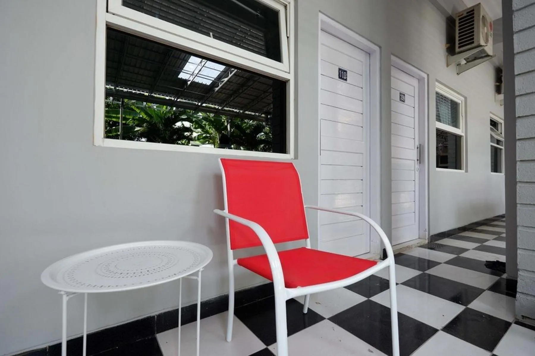 Balcony/Terrace in RedDoorz near Solo Square 3