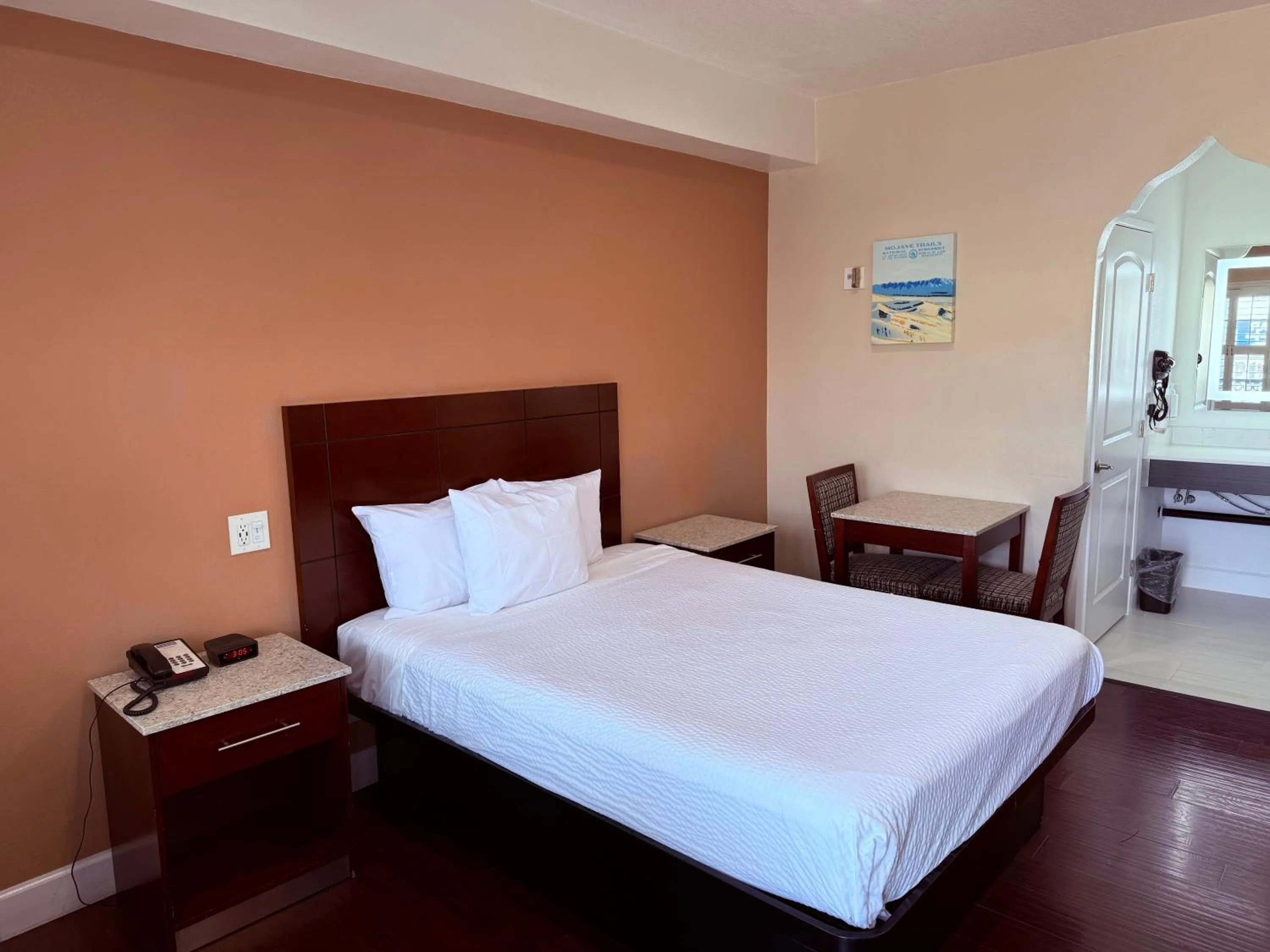 Bed in Travelodge by Wyndham Harbor City