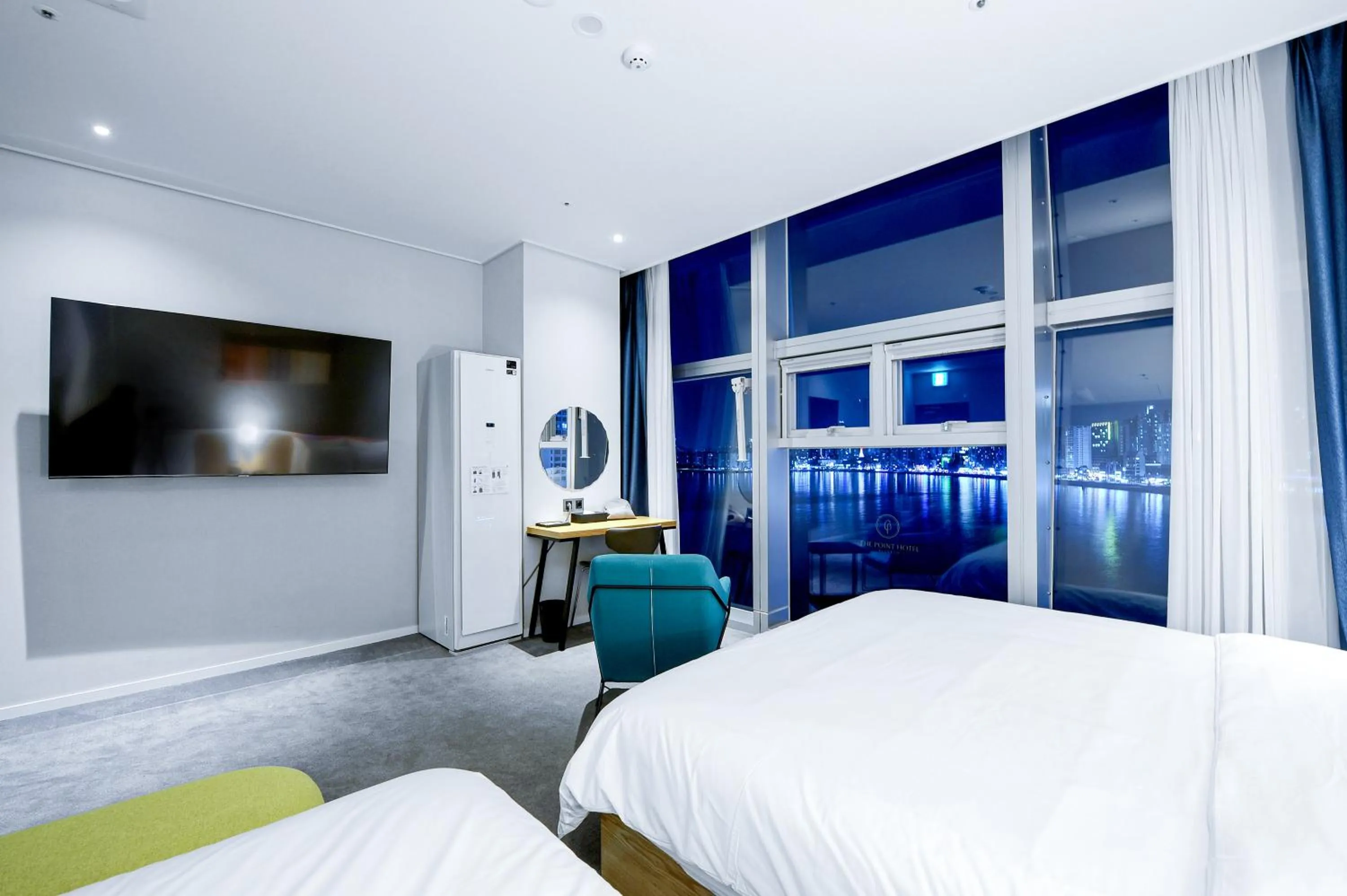 Bed in Ocean The Point Hotel Busan