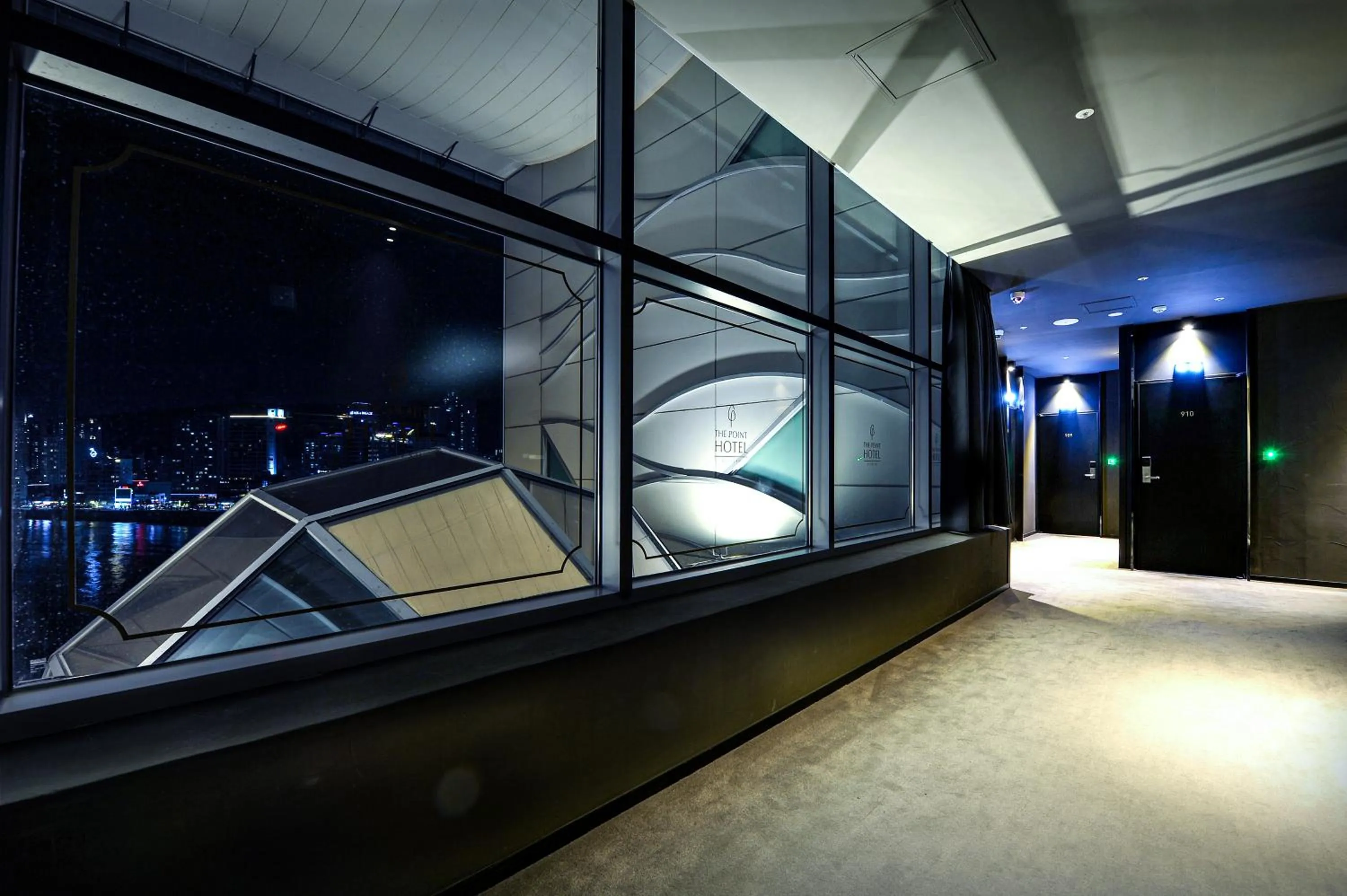 Living room in Ocean The Point Hotel Busan