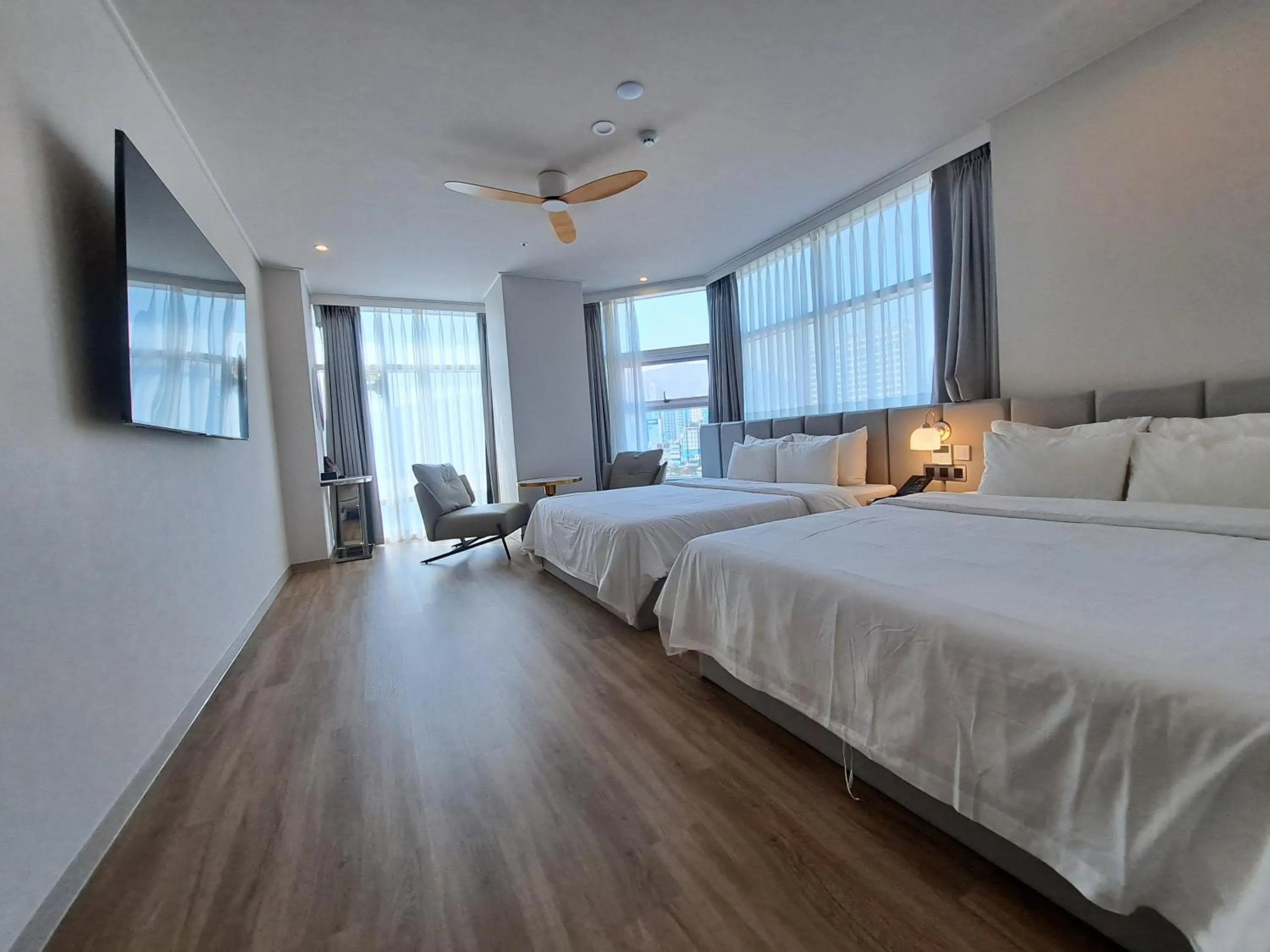 Bed in Ocean The Point Hotel Busan