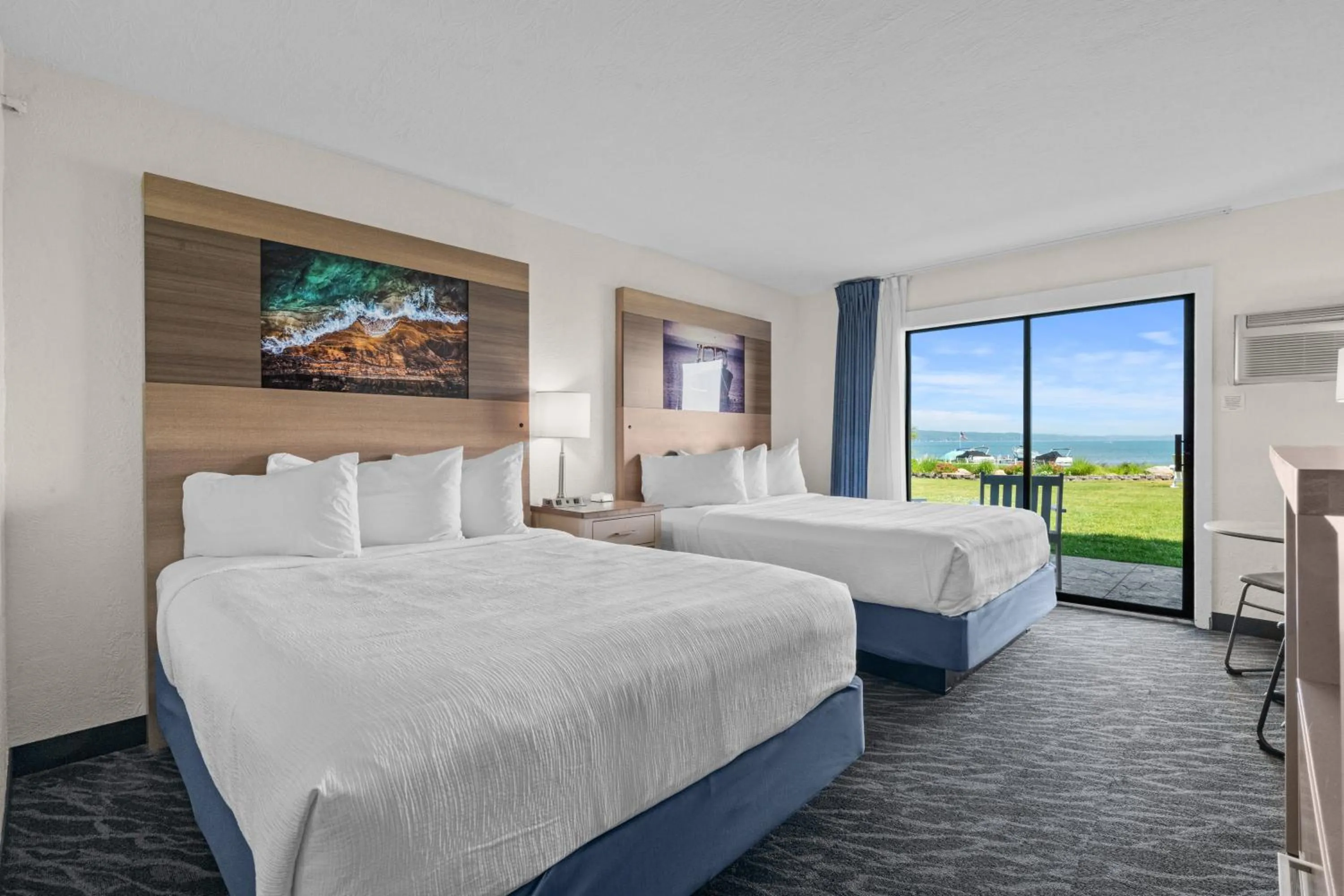 Bedroom, Bed in The Beach Haus - Traverse City