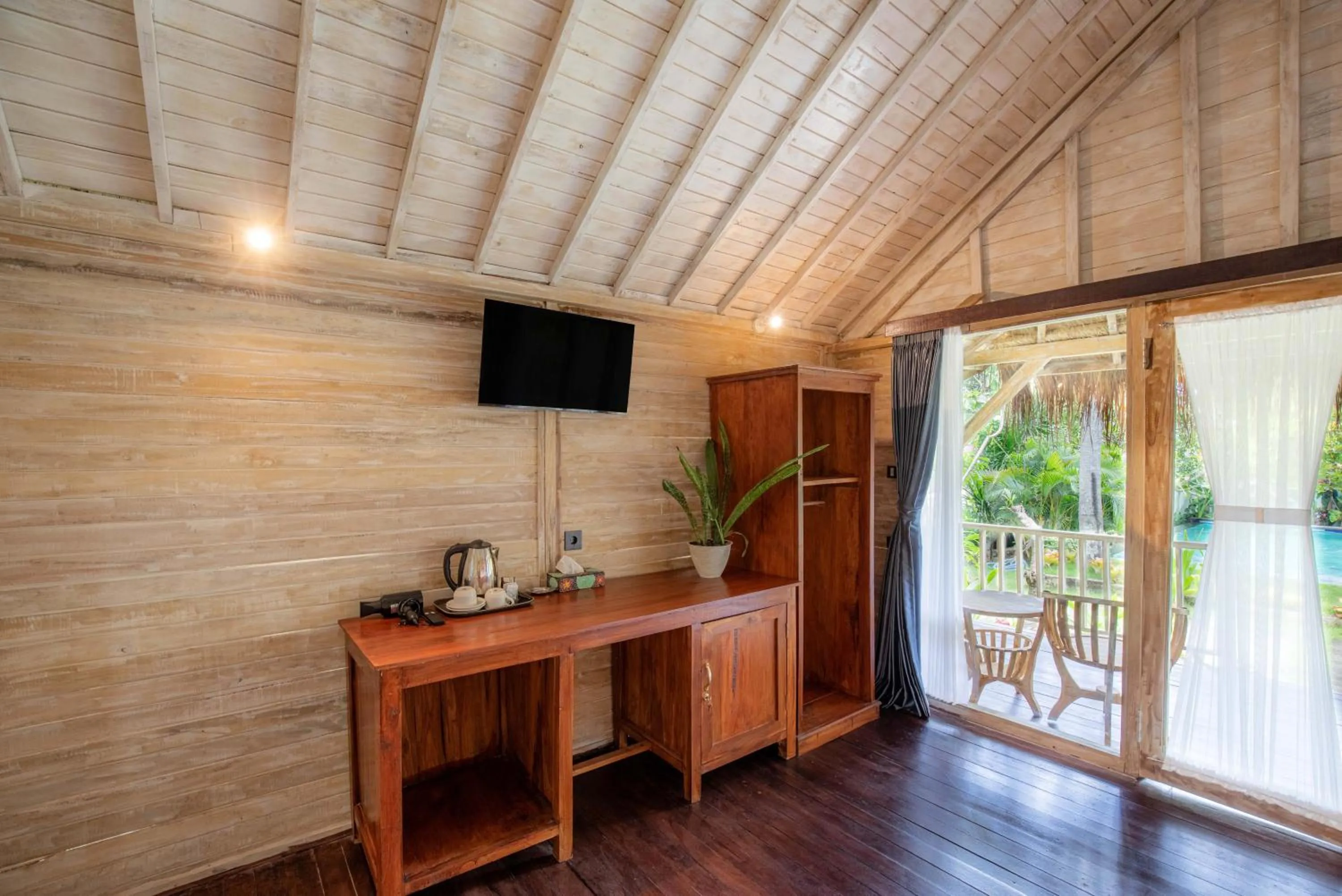 TV and multimedia in Bhavana Cottage