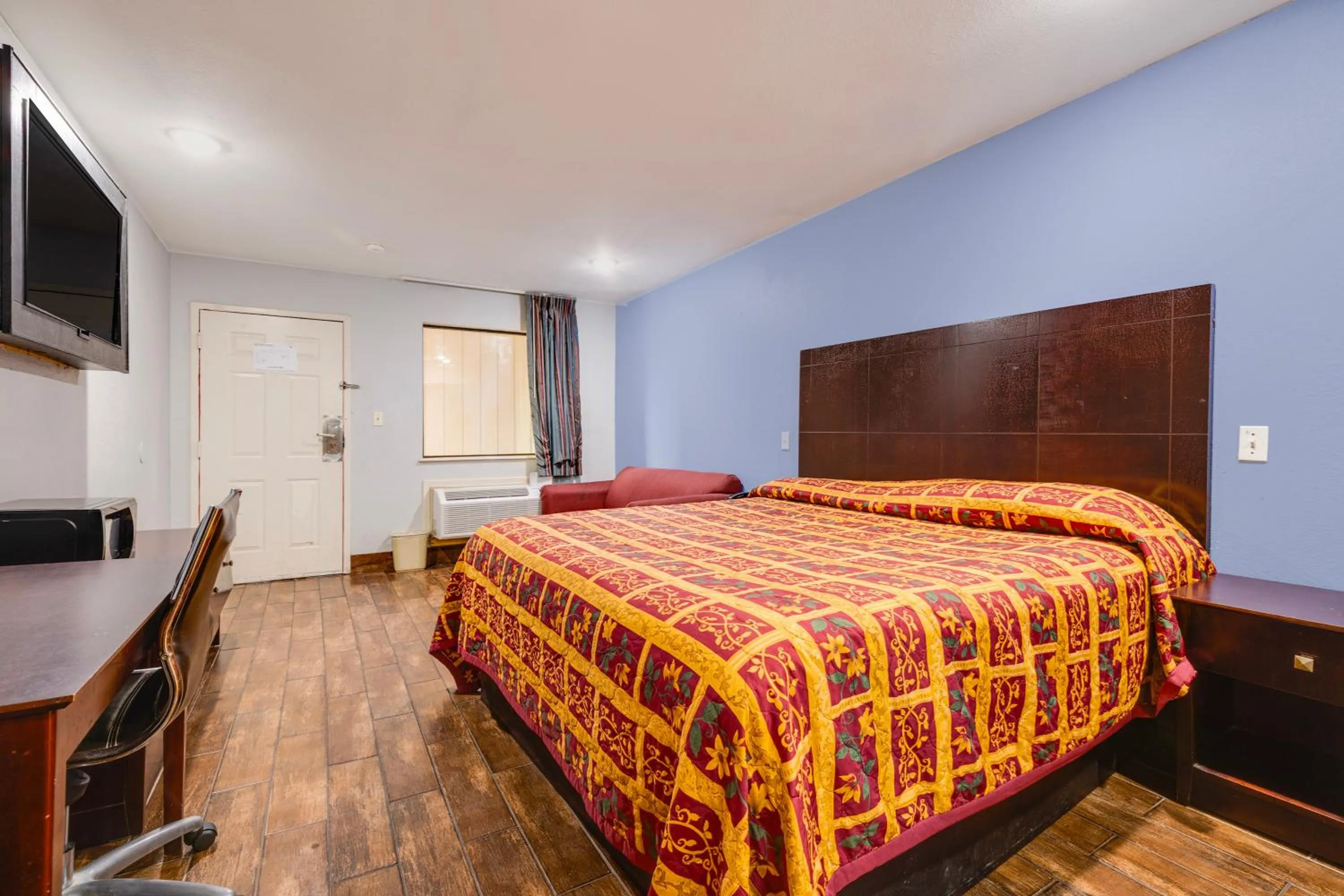 Bedroom, Bed in Hotel O Luxury Inn Channelview Baytown I-10