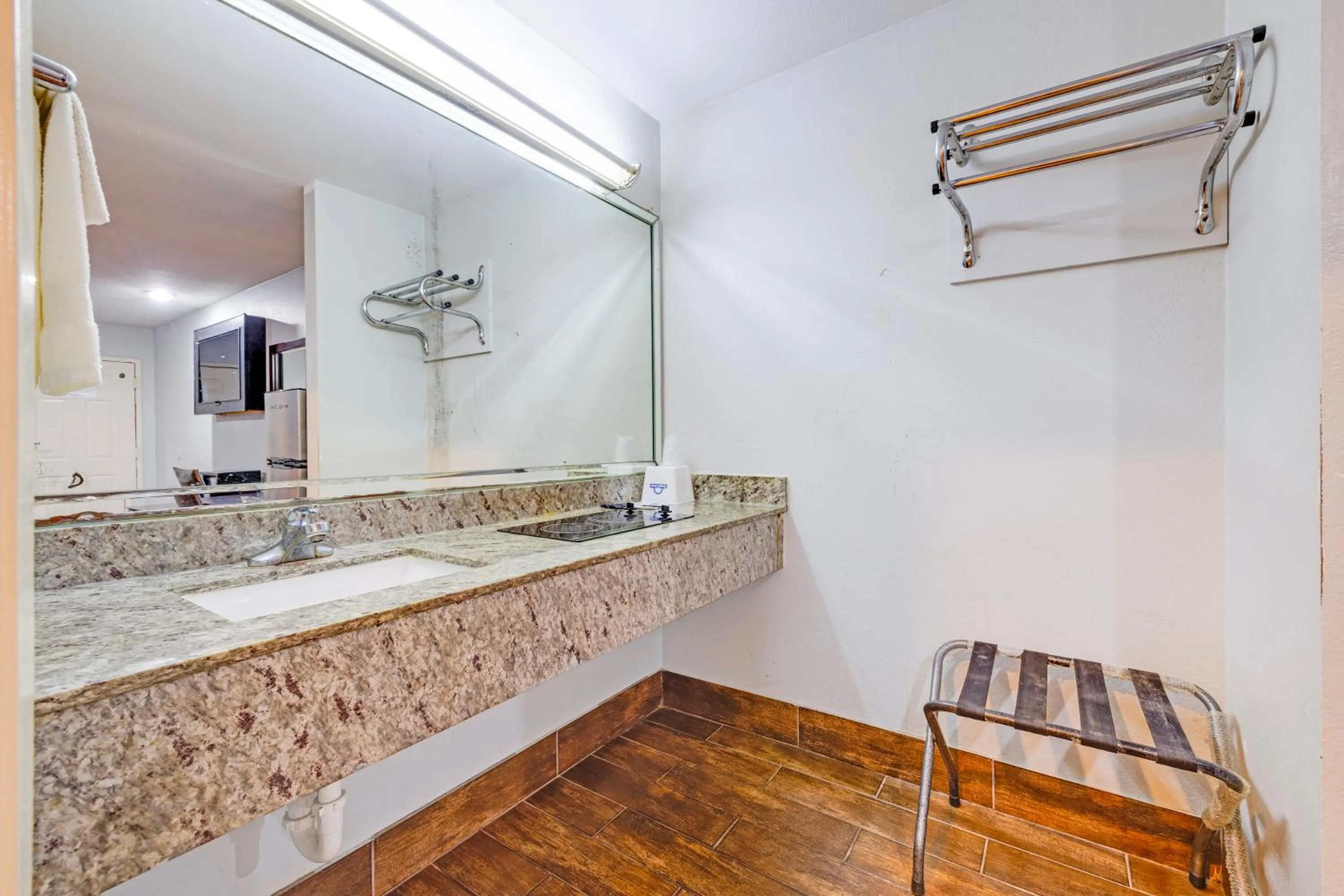 Bathroom in Hotel O Luxury Inn Channelview Baytown I-10