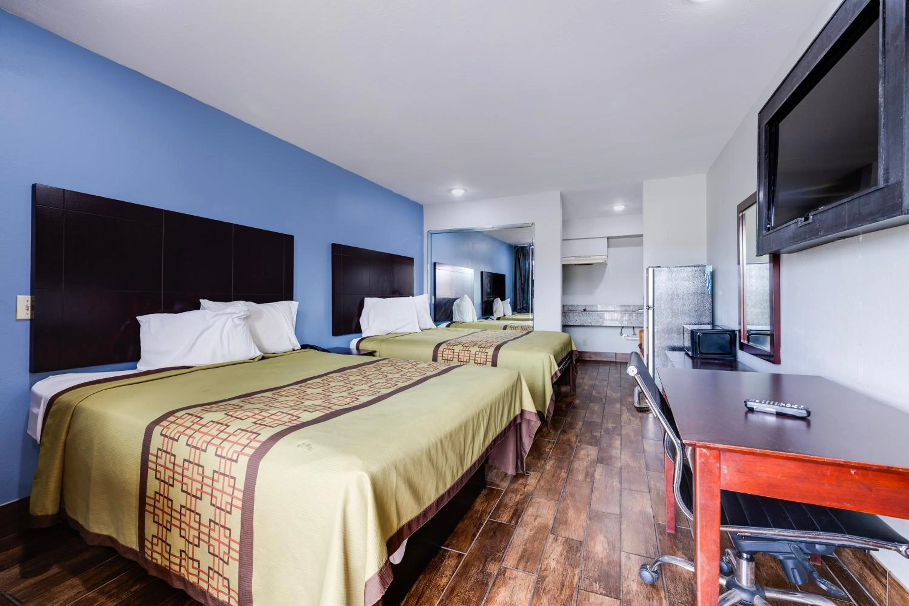 Bedroom, Bed in Hotel O Luxury Inn Channelview Baytown I-10