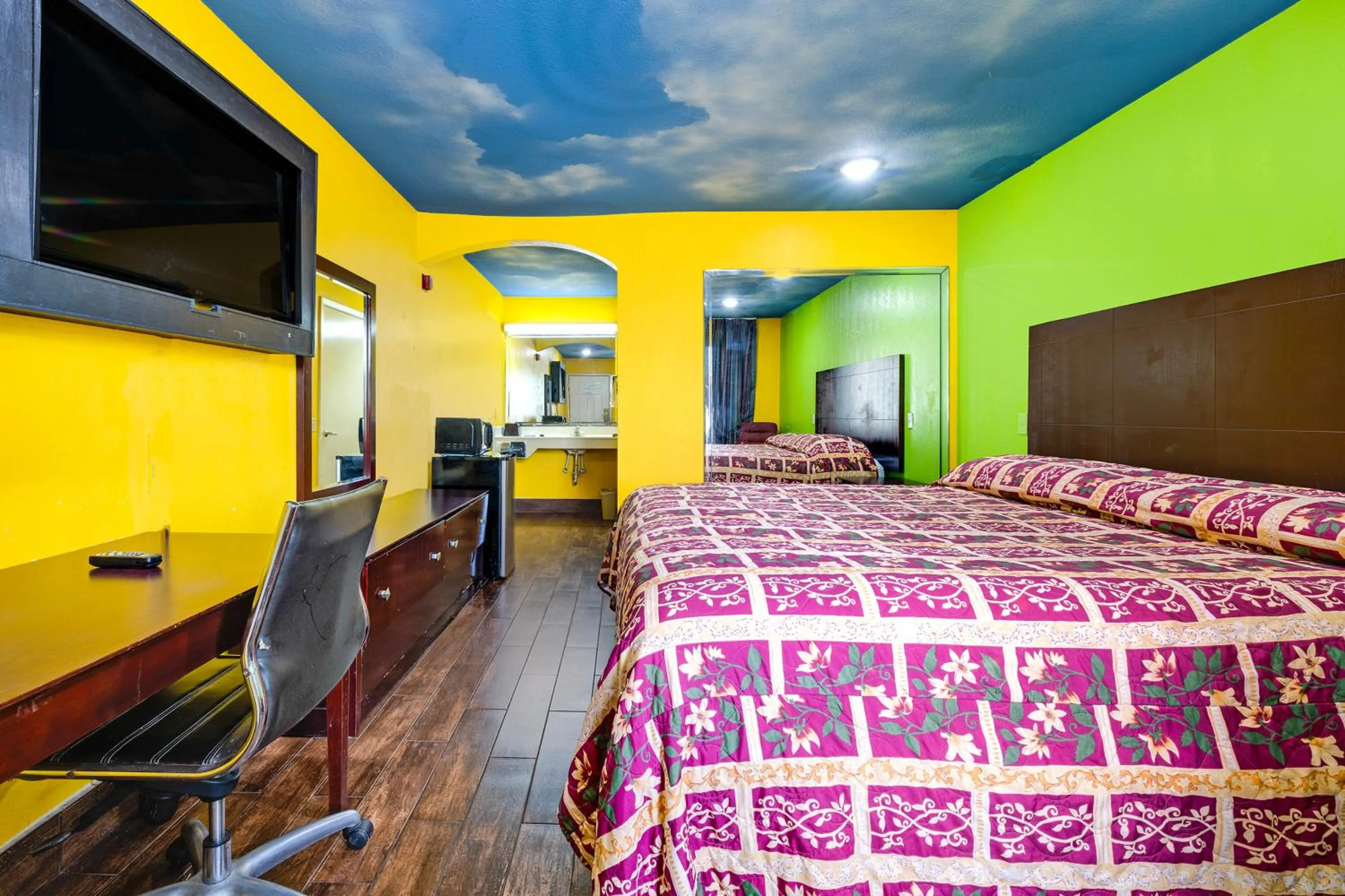 Bedroom, Bed in Hotel O Luxury Inn Channelview Baytown I-10