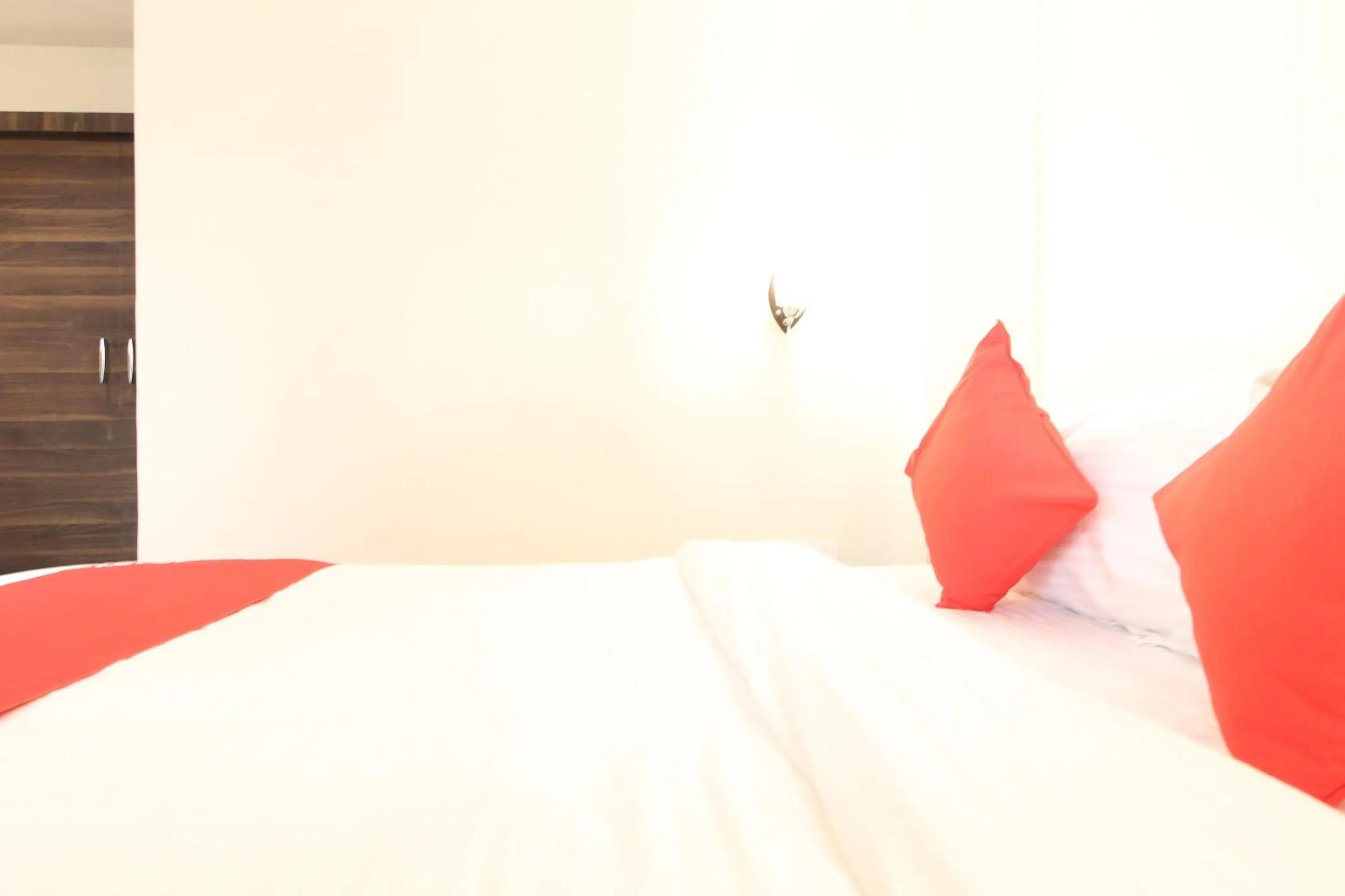 Bedroom, Bed in Hotel O New Pune