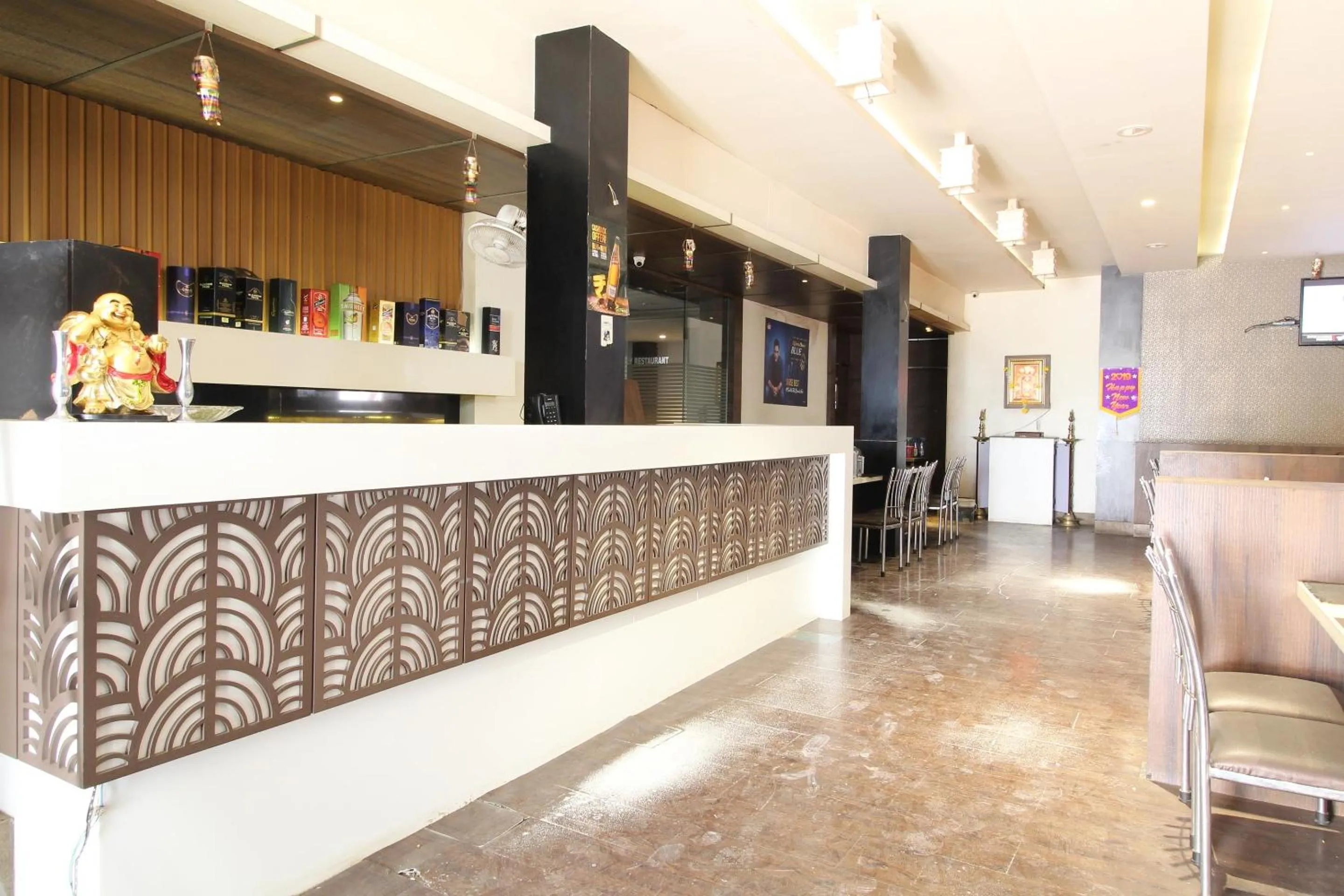 Restaurant/places to eat in Hotel O New Pune