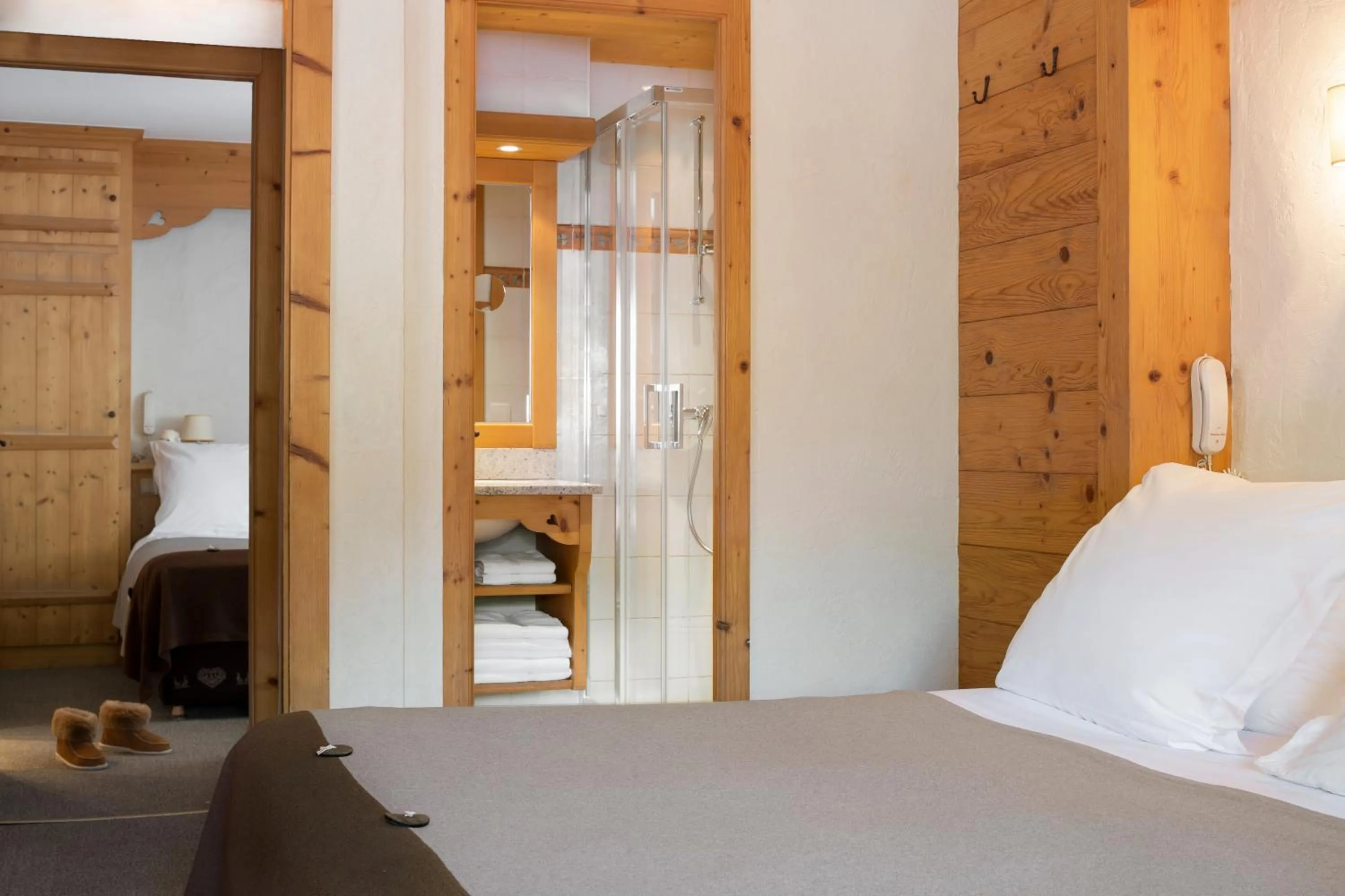 Bed in Logis La Croix-Saint-Maurice