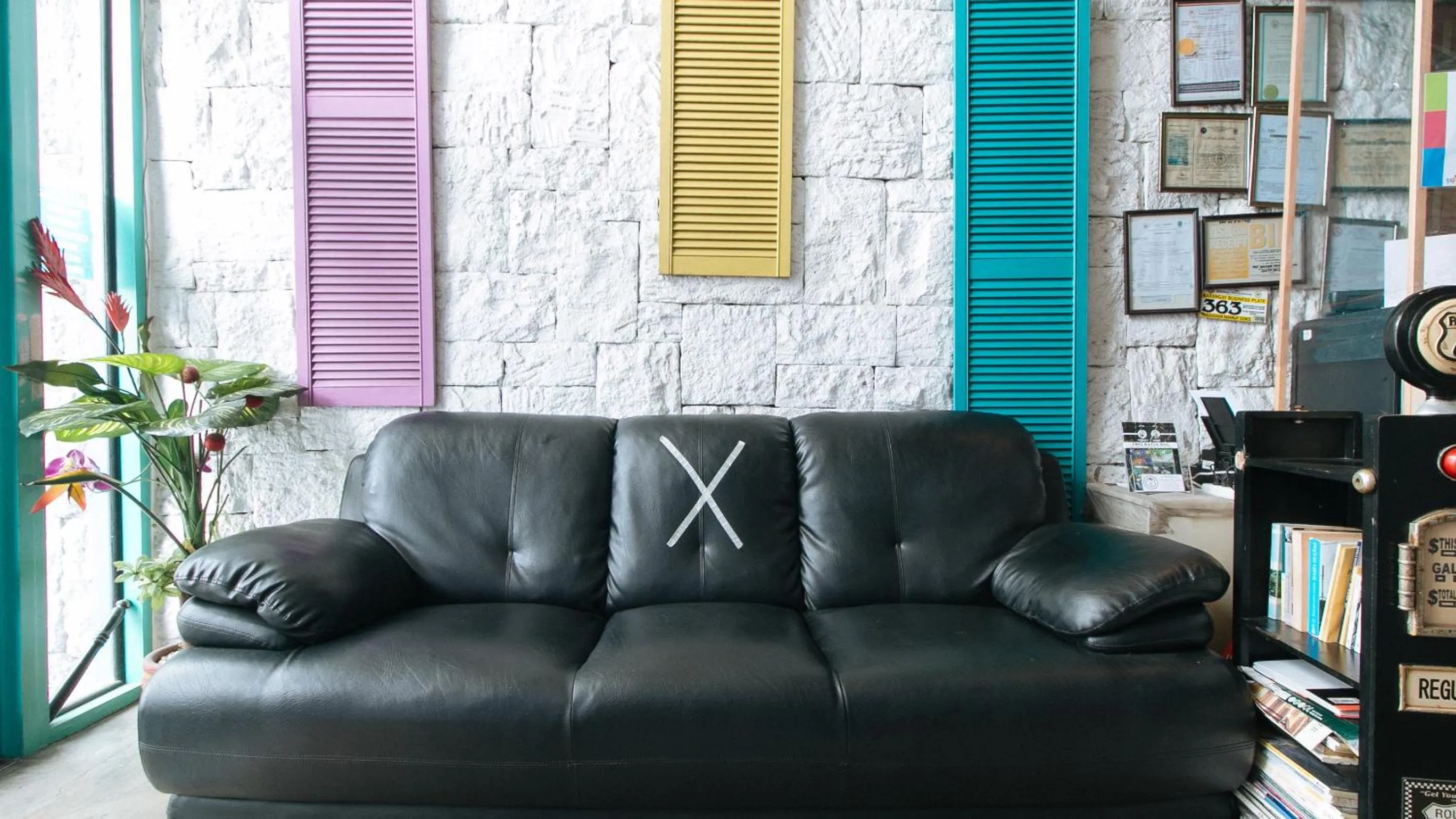 Lobby or reception in RedDoorz Plus at BGC near St Lukes