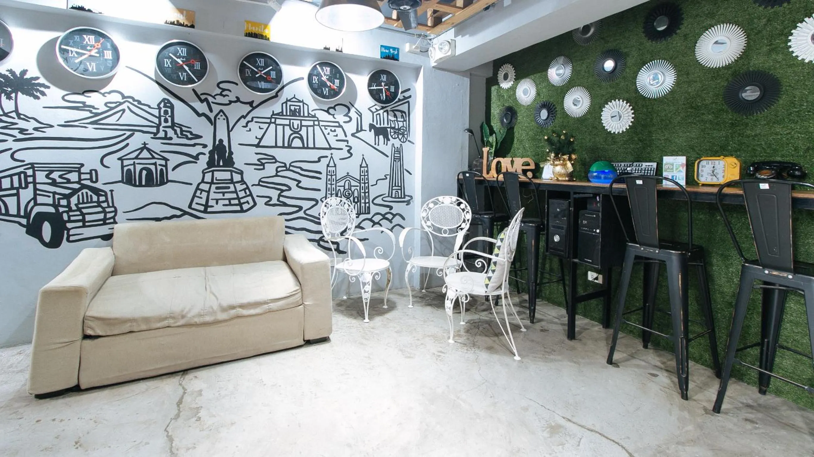 Lobby or reception in RedDoorz Plus at BGC near St Lukes