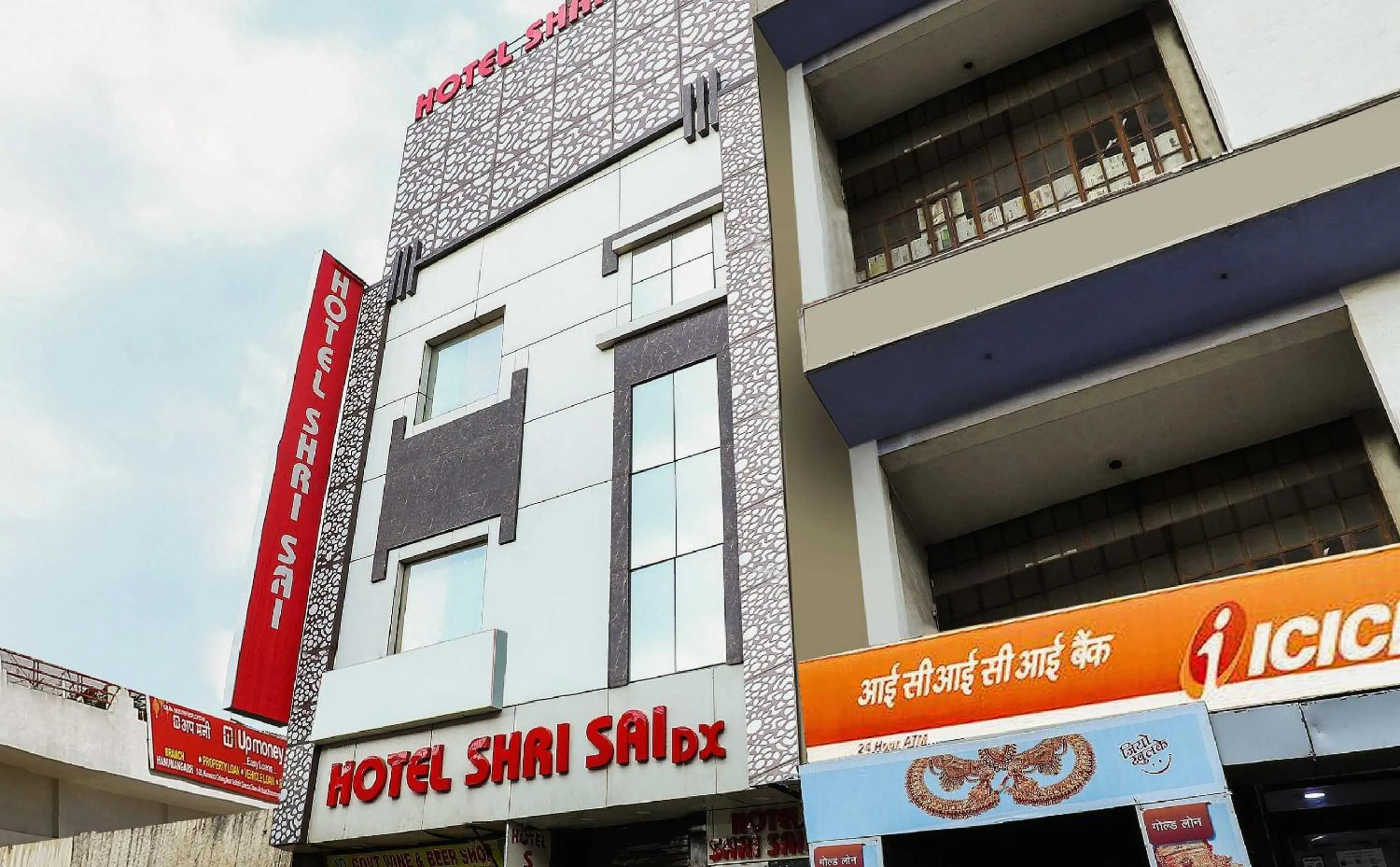 Facade/entrance in Hotel O Shri Sai