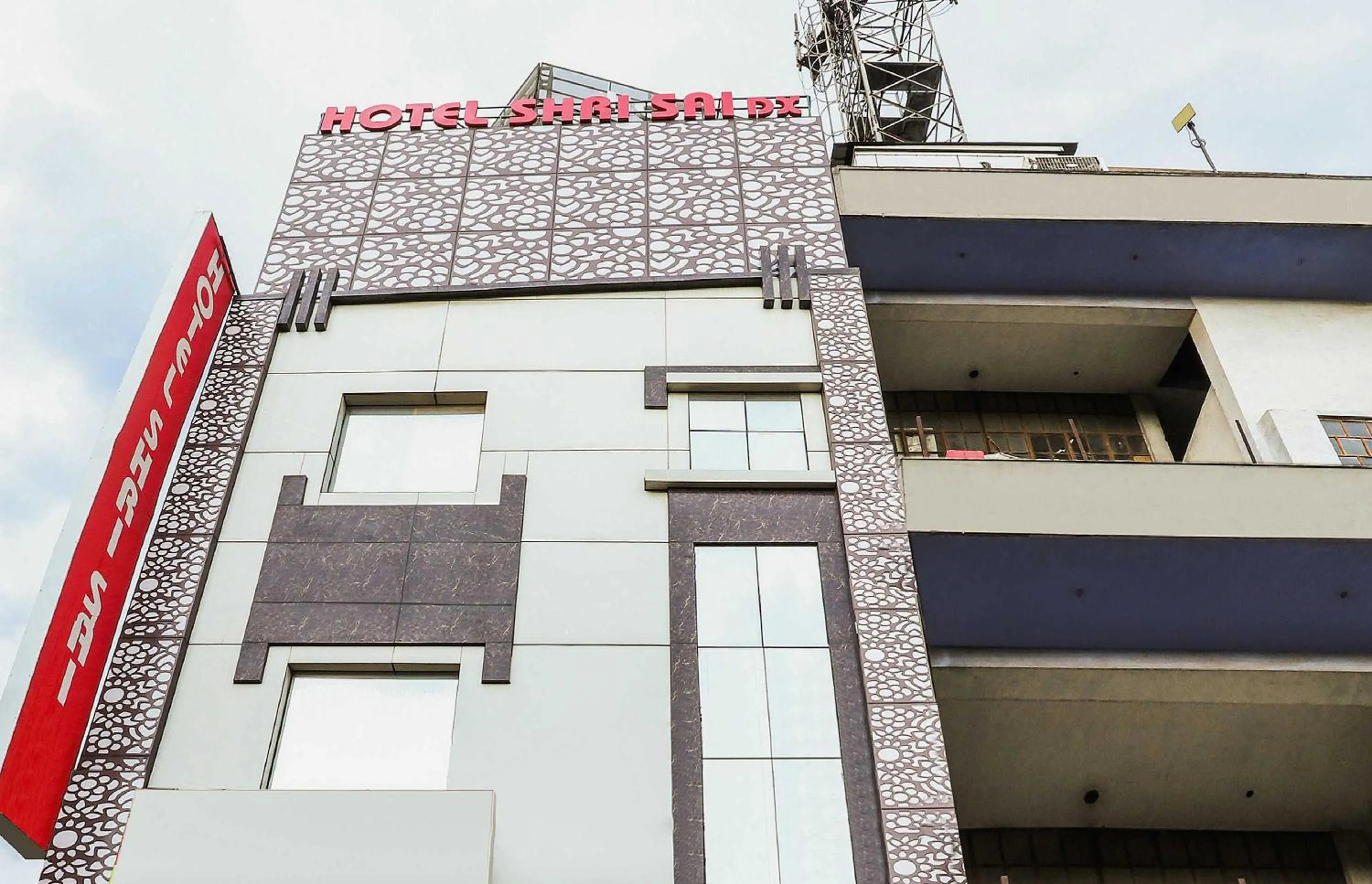 Facade/entrance in Hotel O Shri Sai