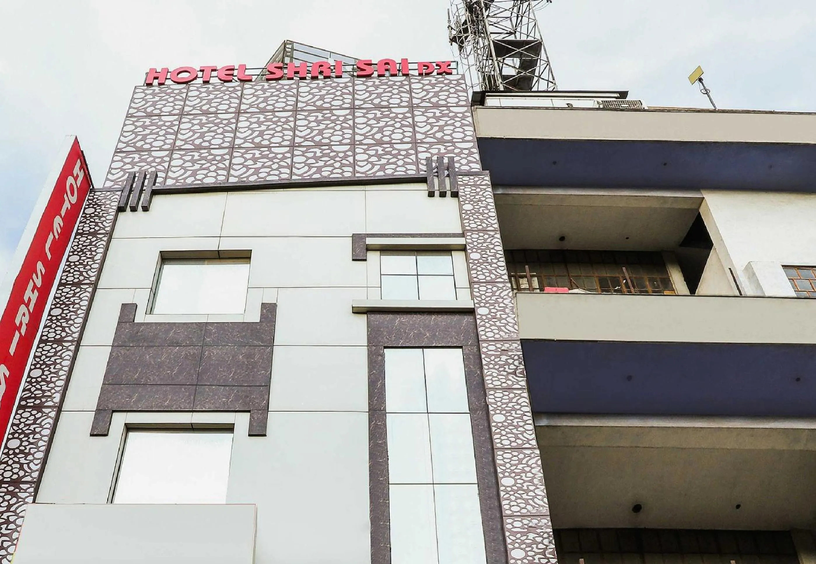 Facade/entrance in Hotel O Shri Sai