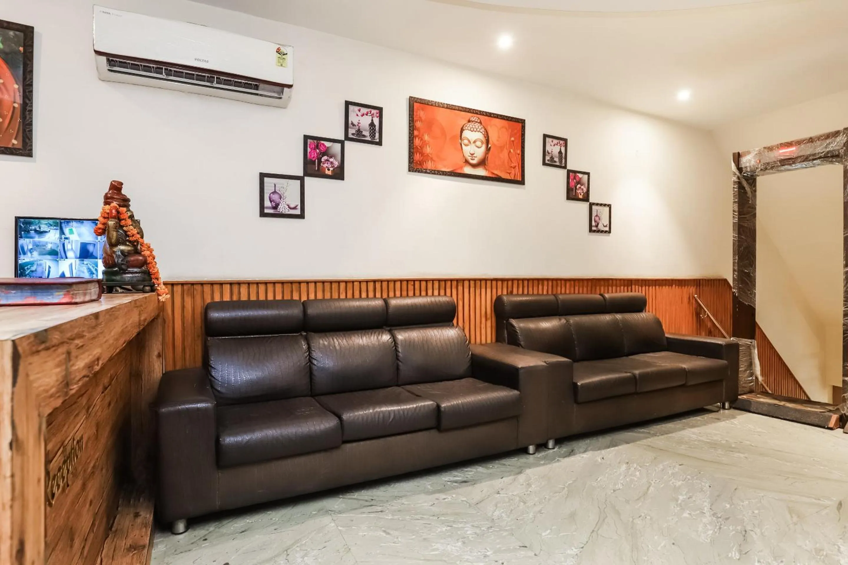Lobby or reception in Hotel O Shri Sai