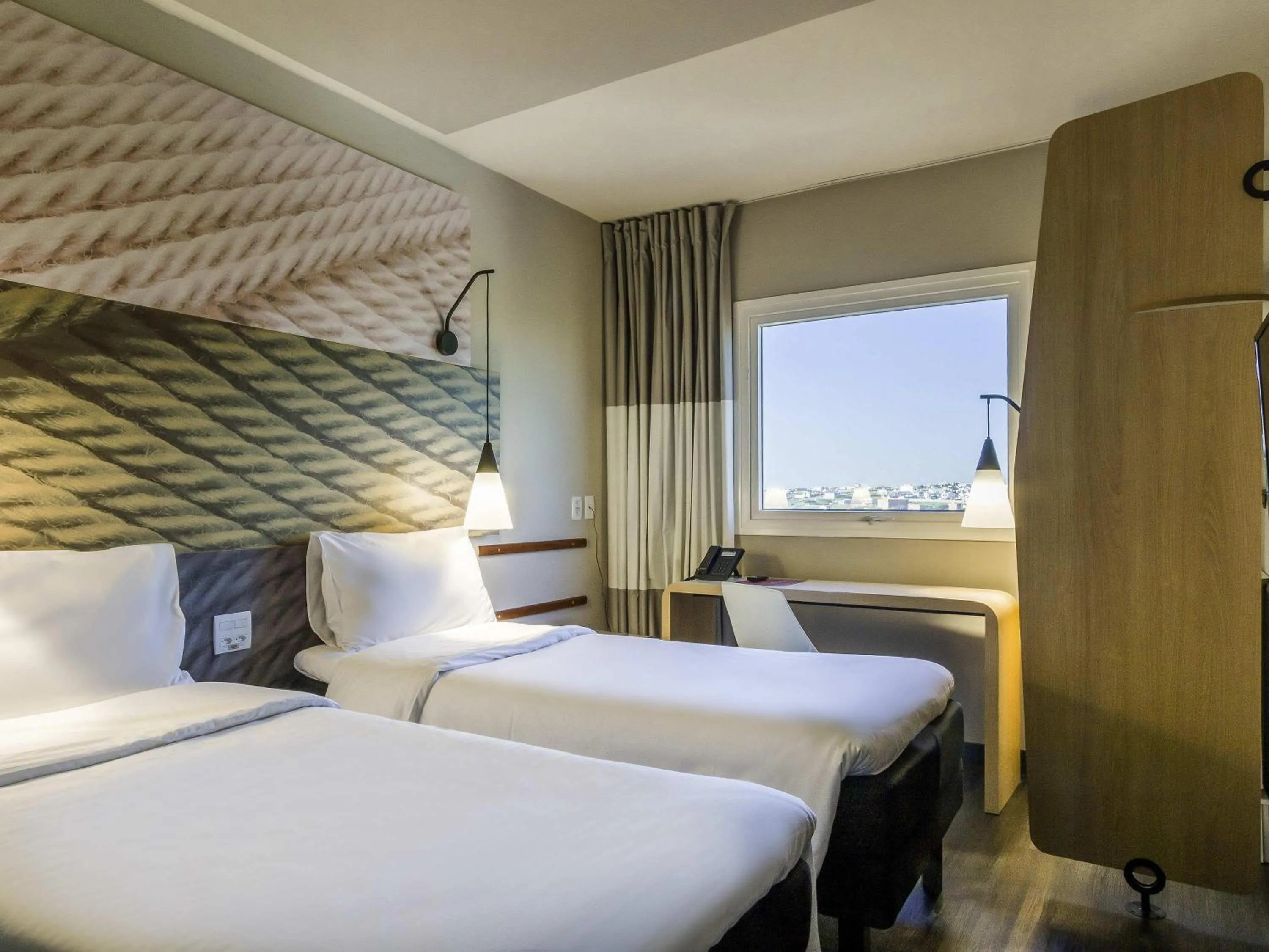 Bedroom, Bed in Ibis Americana