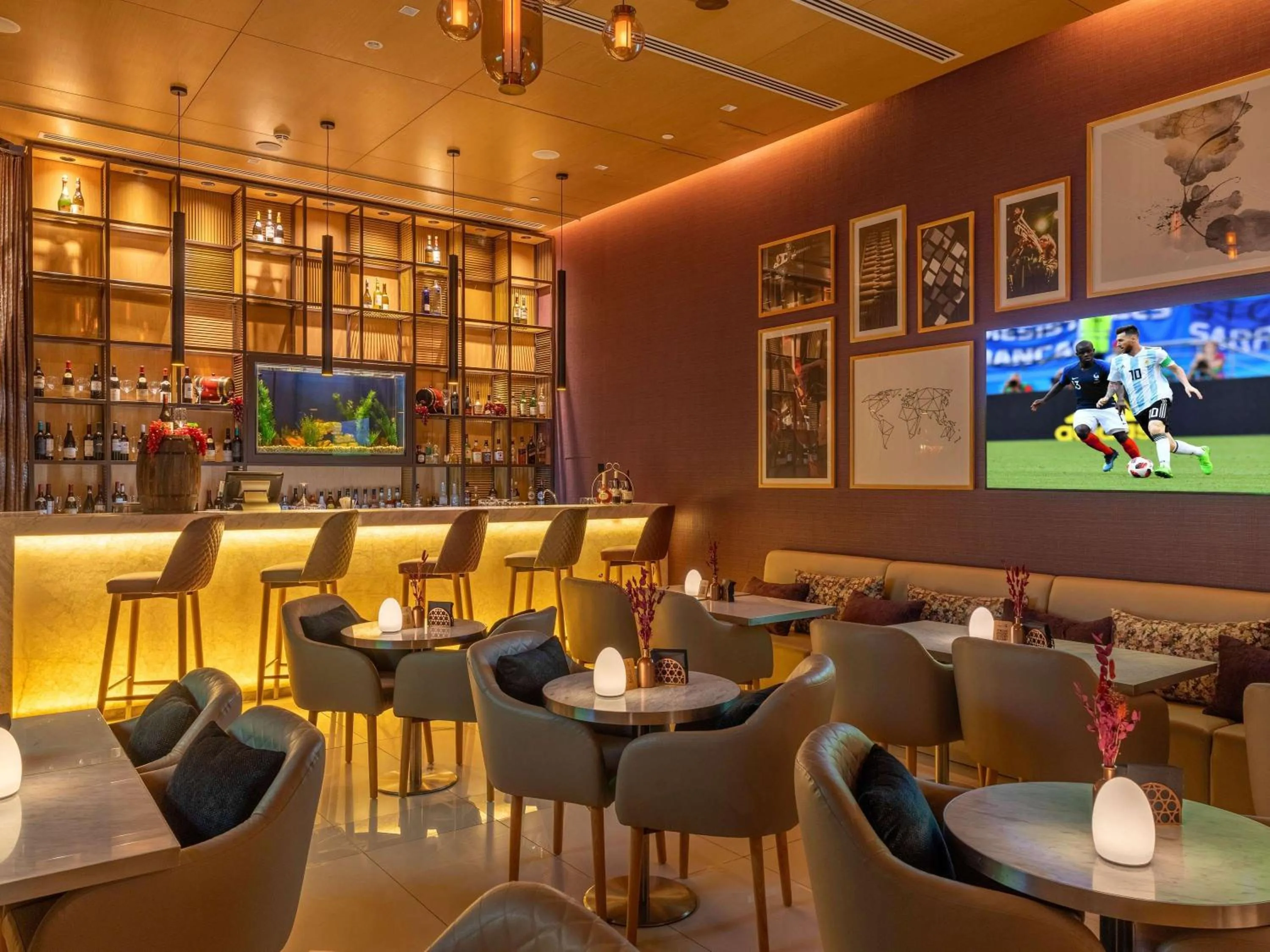 Lounge or bar in Novotel Bur Dubai - Healthcare City