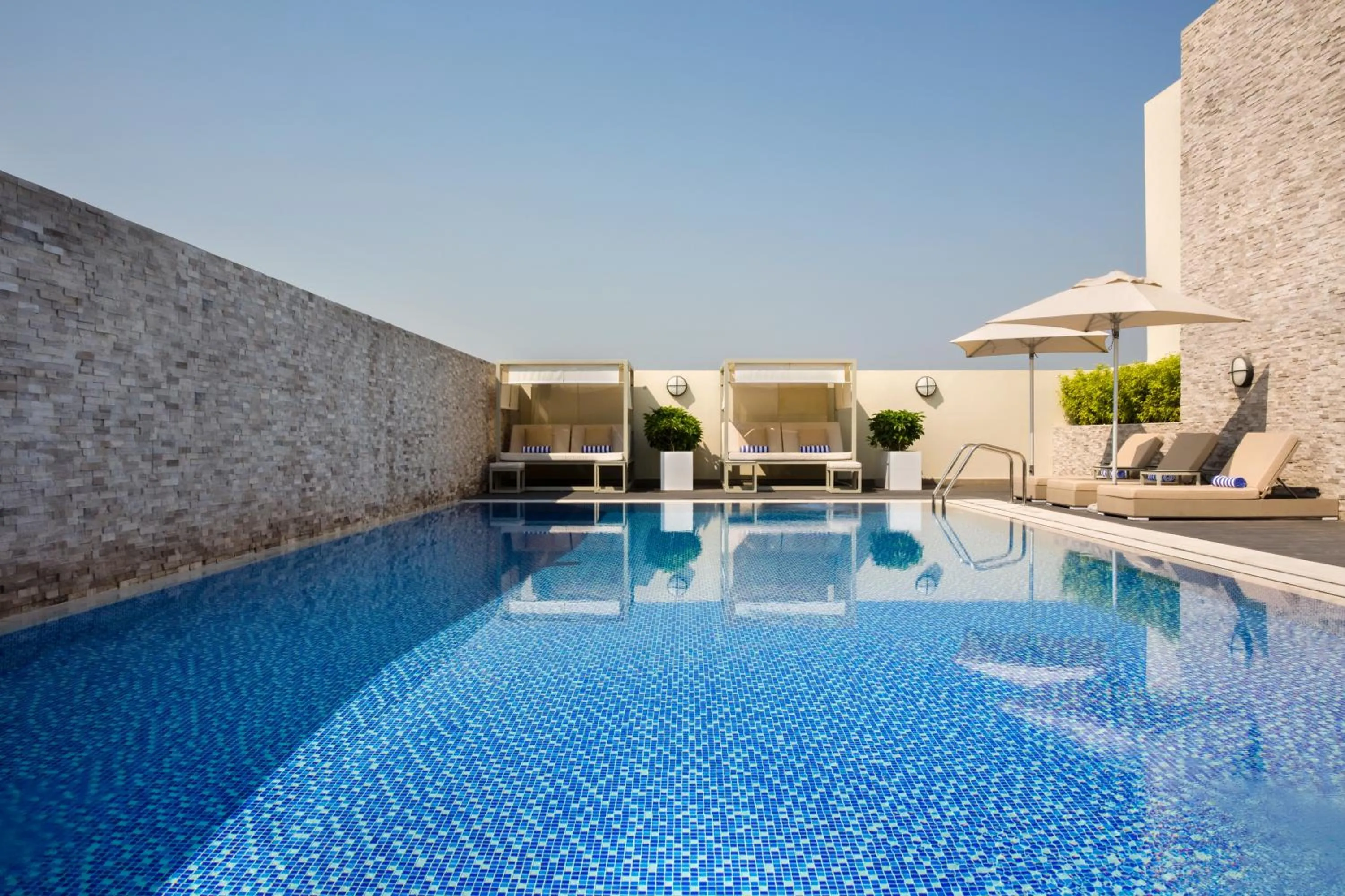 Swimming pool in Novotel Bur Dubai - Healthcare City