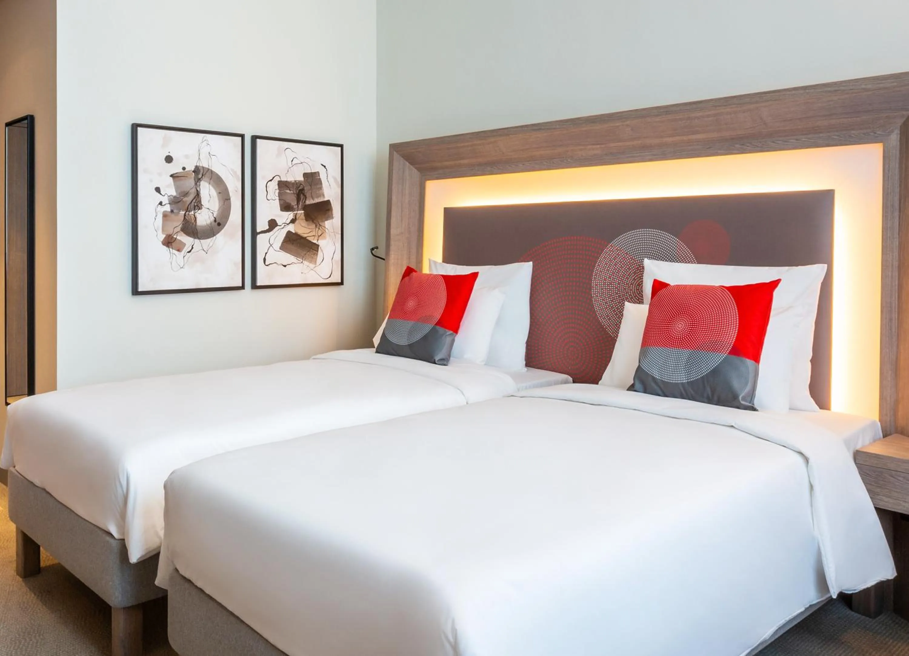 Bed in Novotel Bur Dubai - Healthcare City