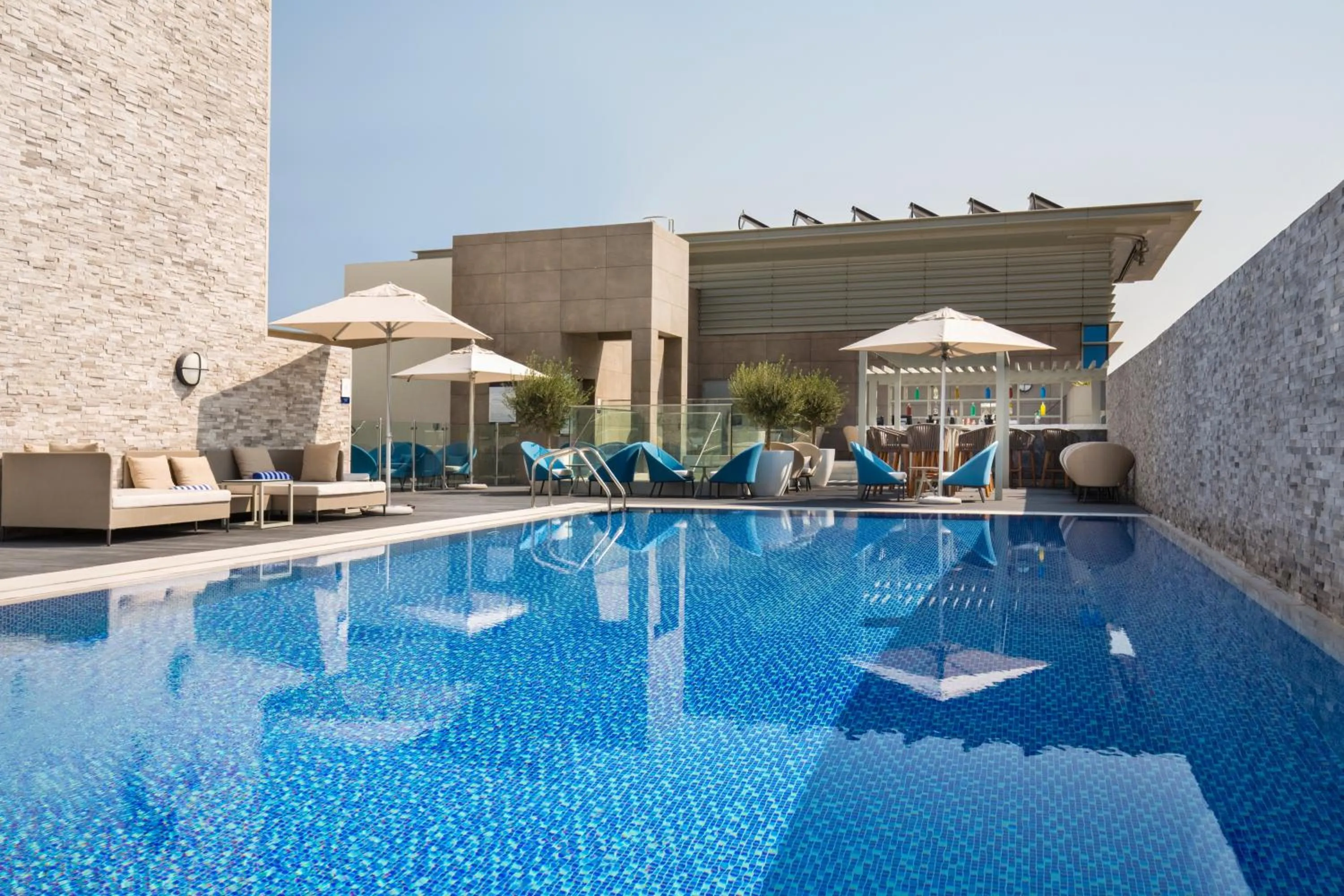 Swimming pool in Novotel Bur Dubai - Healthcare City