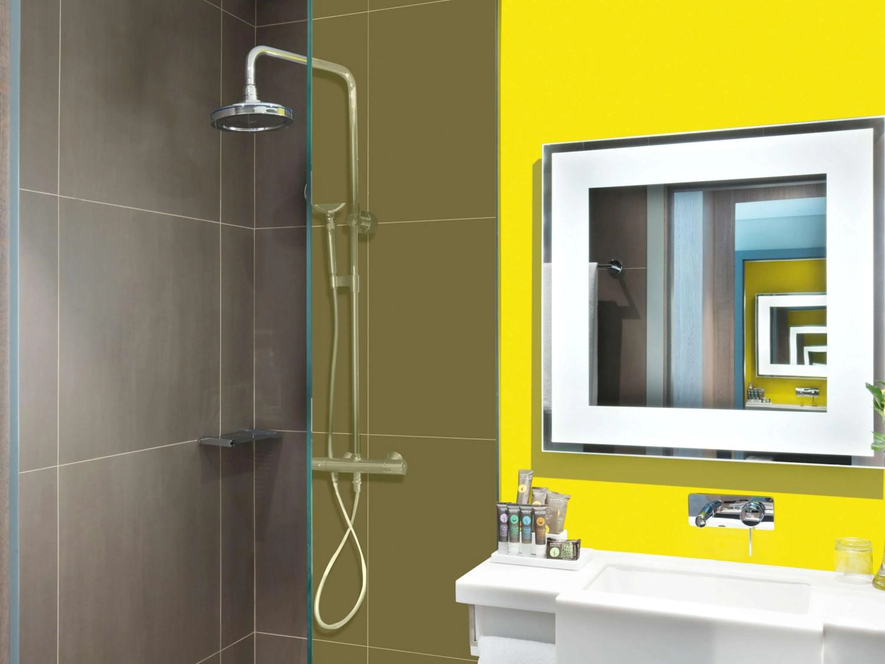 Photo of the whole room in Novotel Bur Dubai - Healthcare City