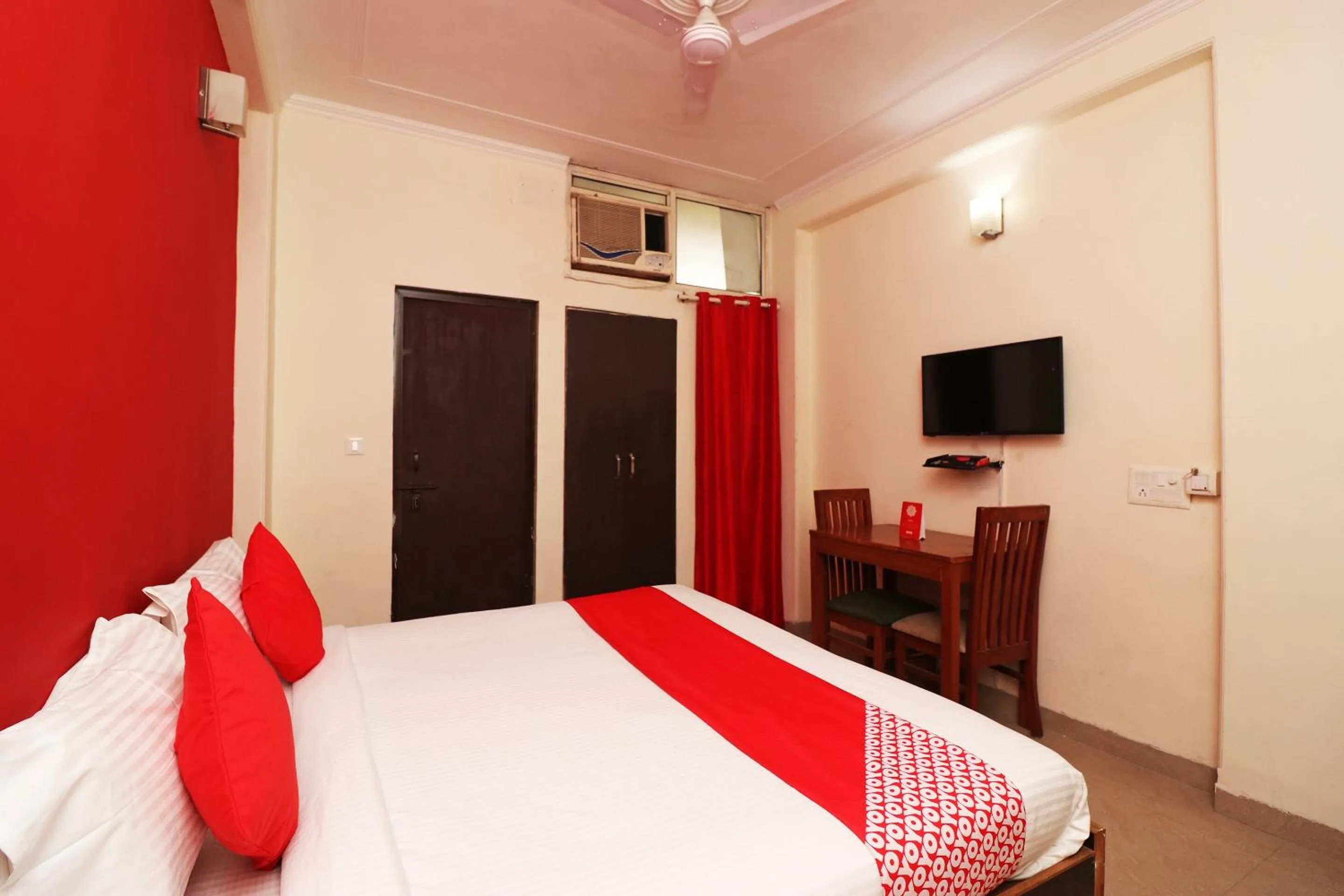 Bedroom, Bed in Hotel O Grand Casa