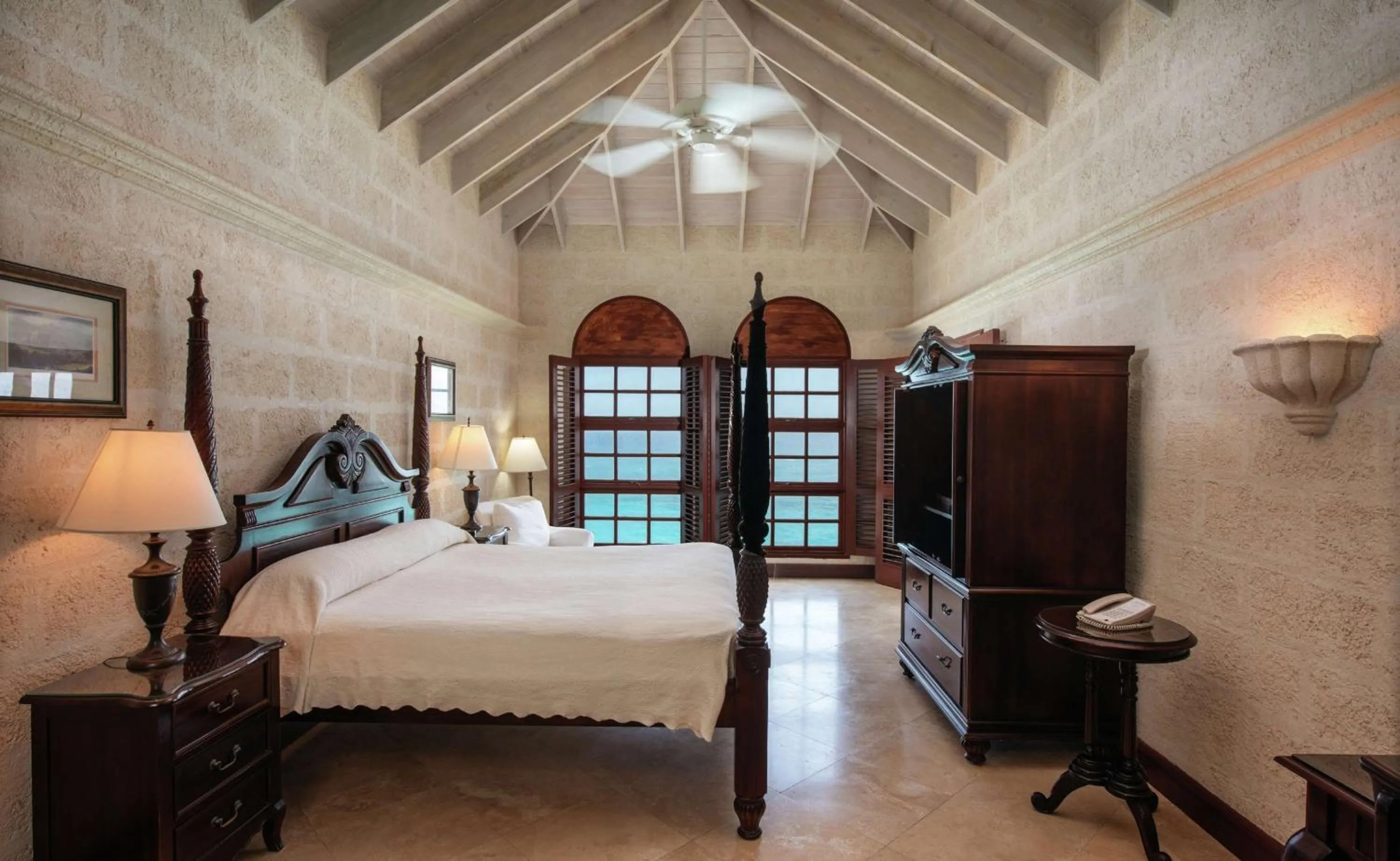 Bed in Hilton Grand Vacations Club The Crane Barbados