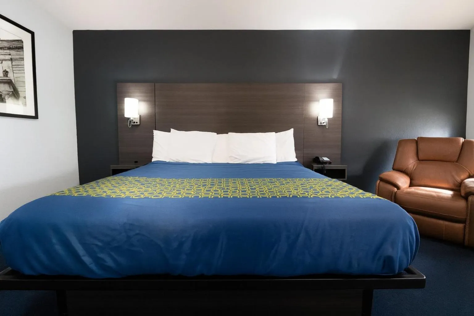 View (from property/room), Bed in Rodeway Inn Milaca