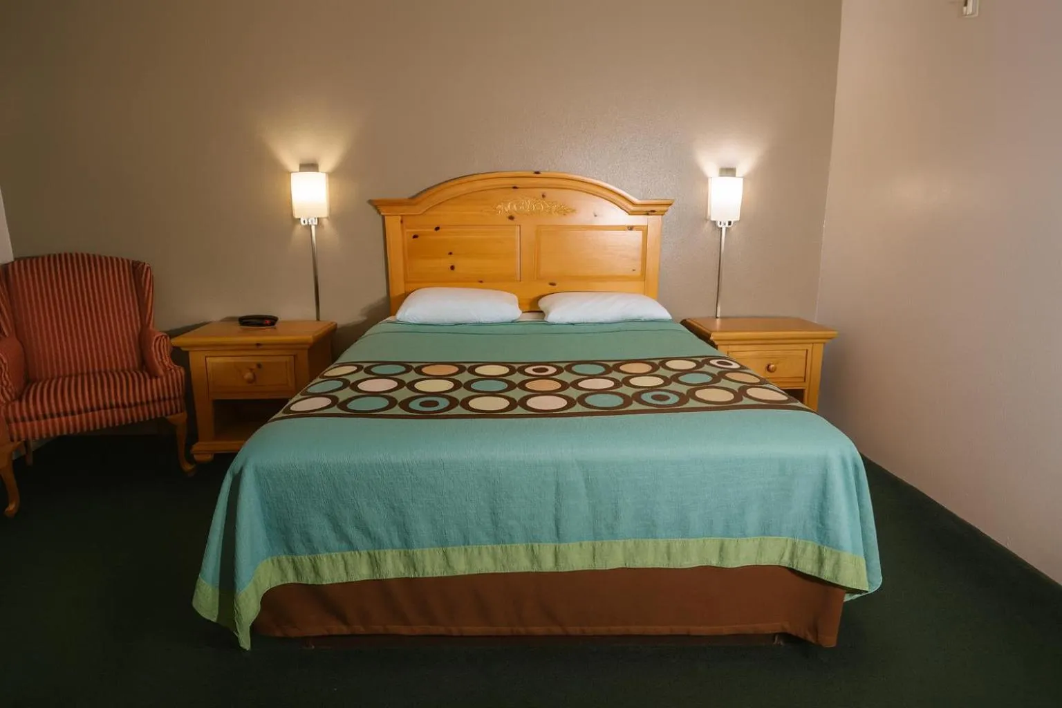 Bed in Rodeway Inn Milaca