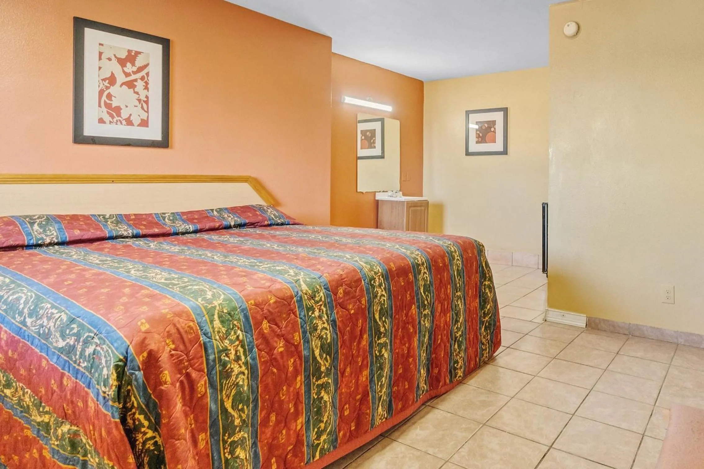 Bedroom, Bed in Relax Motel Grand Prairie Dallas I 30