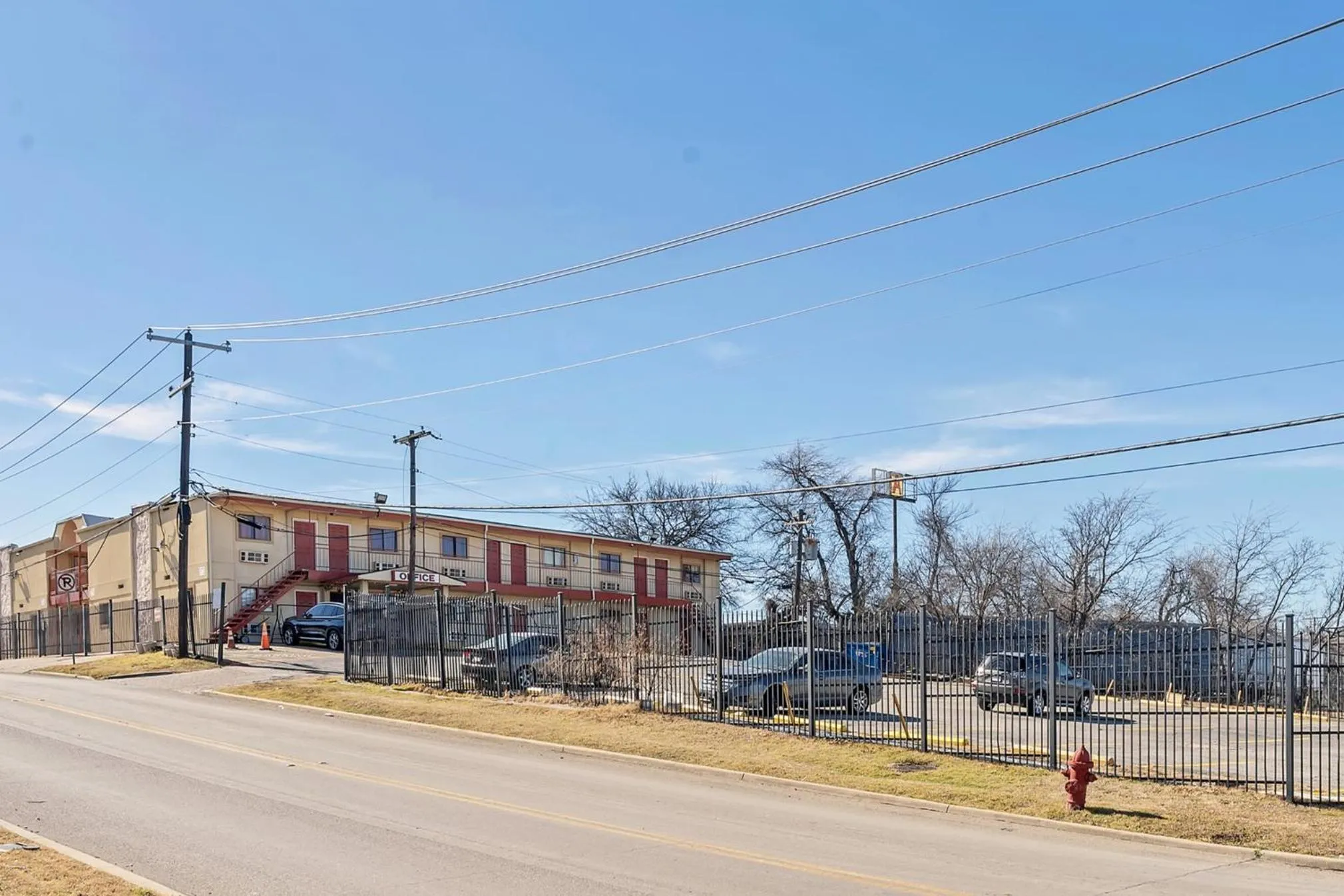 Parking in Relax Motel Grand Prairie Dallas I 30