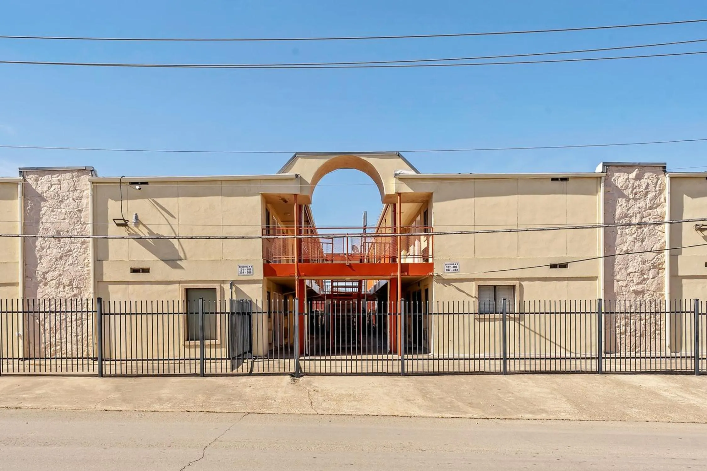 Property building in Relax Motel Grand Prairie Dallas I 30