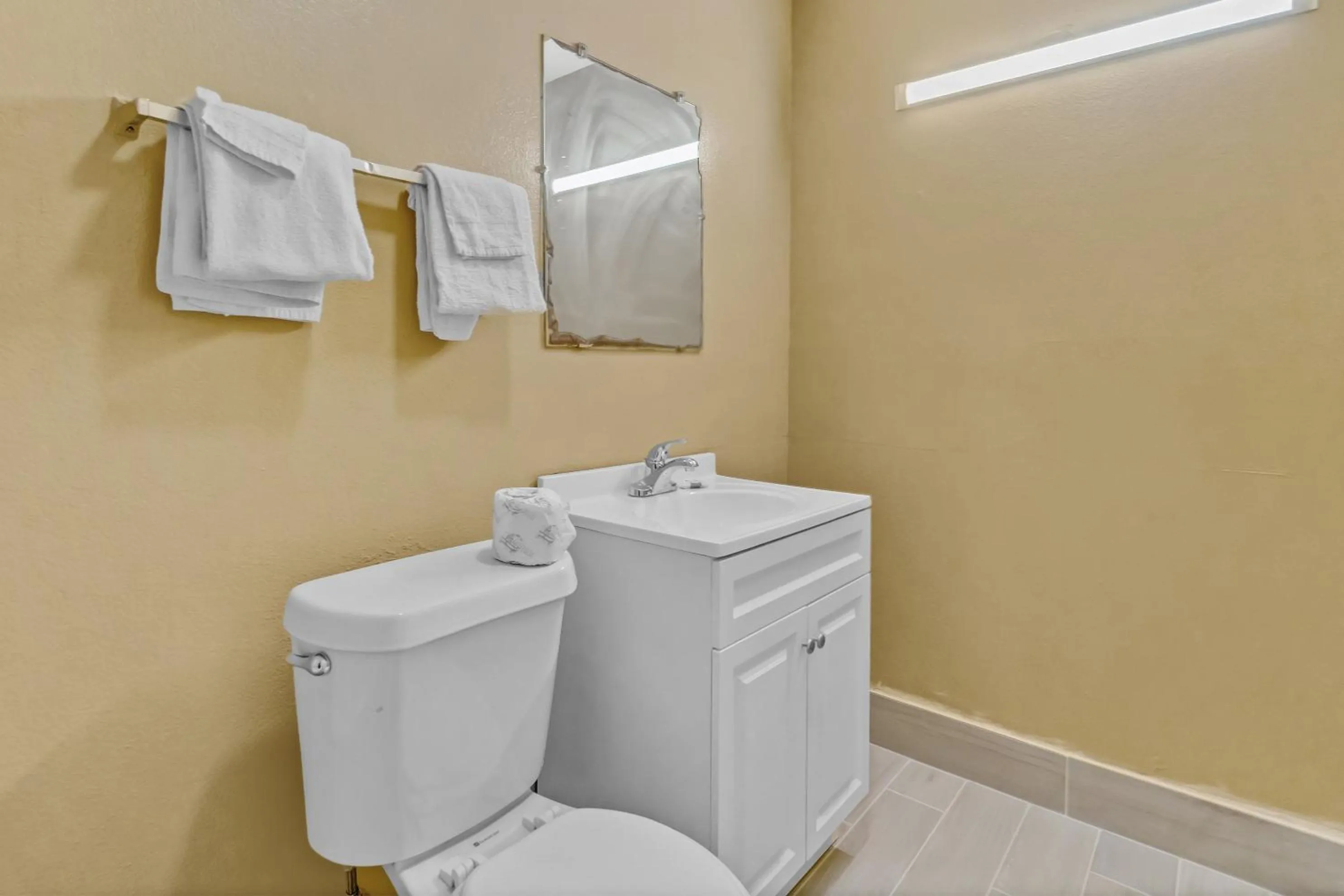 Bathroom in Relax Motel Grand Prairie Dallas I 30