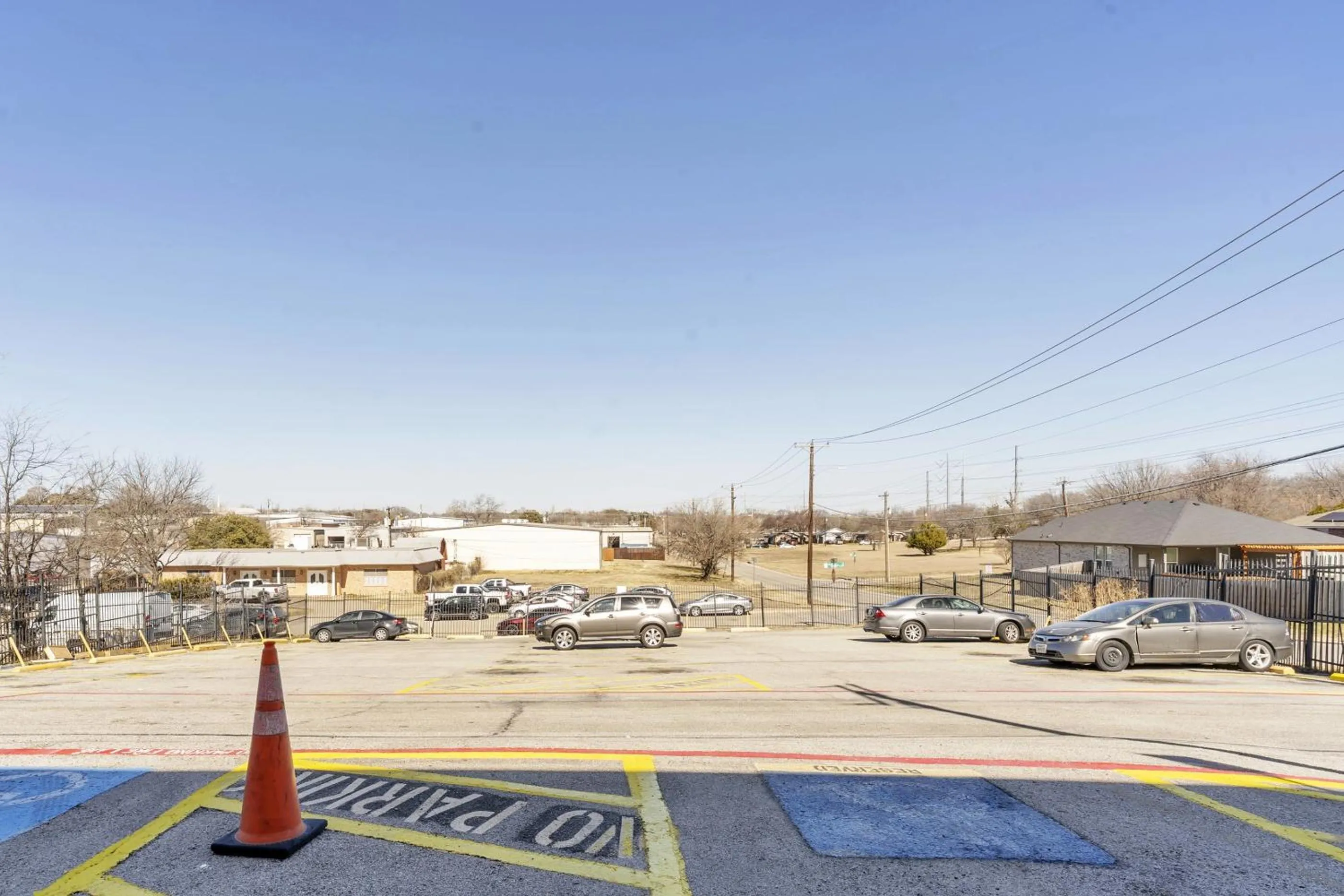 Parking in Relax Motel Grand Prairie Dallas I 30