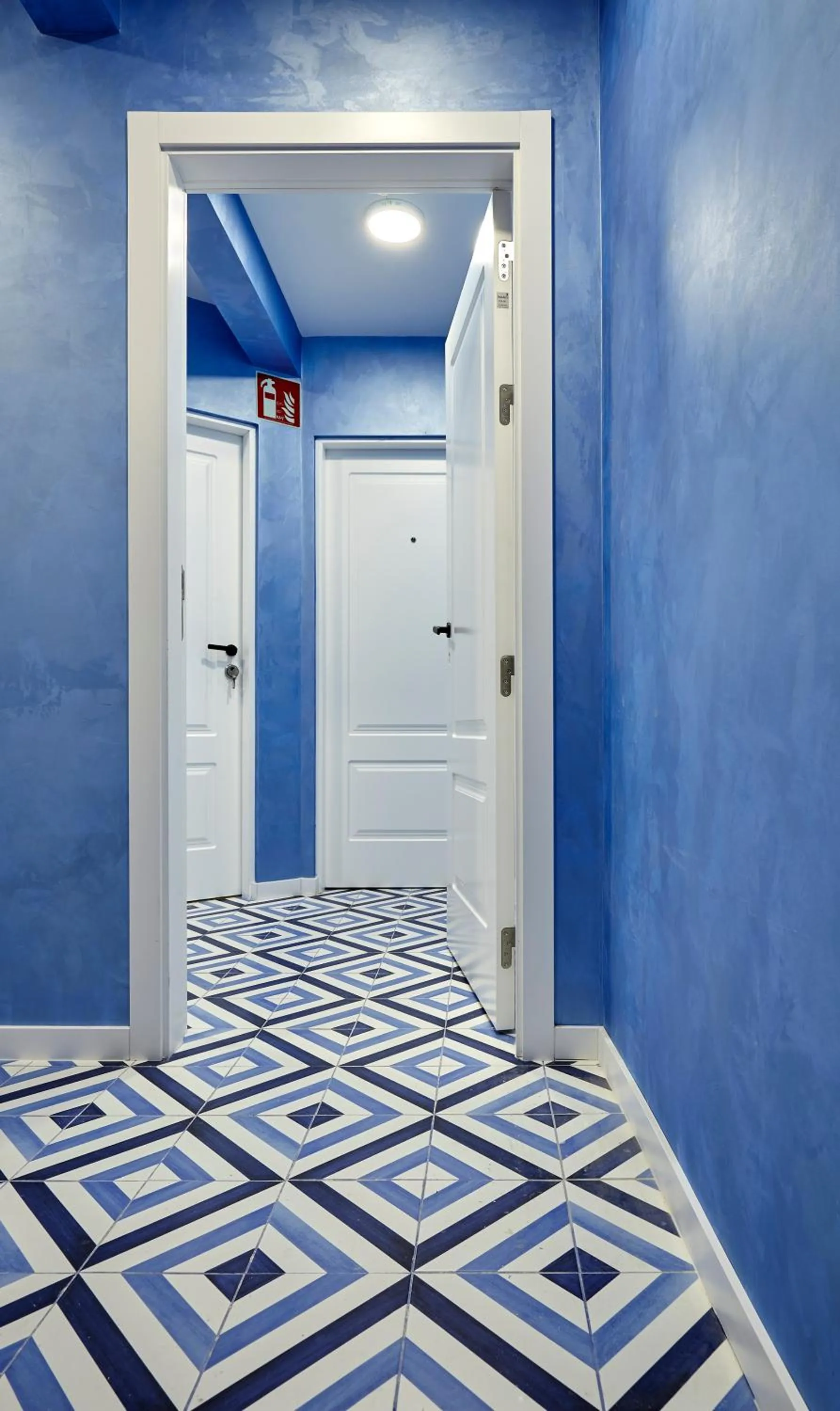 "Breeze" Aparthotel by Parrot`s House