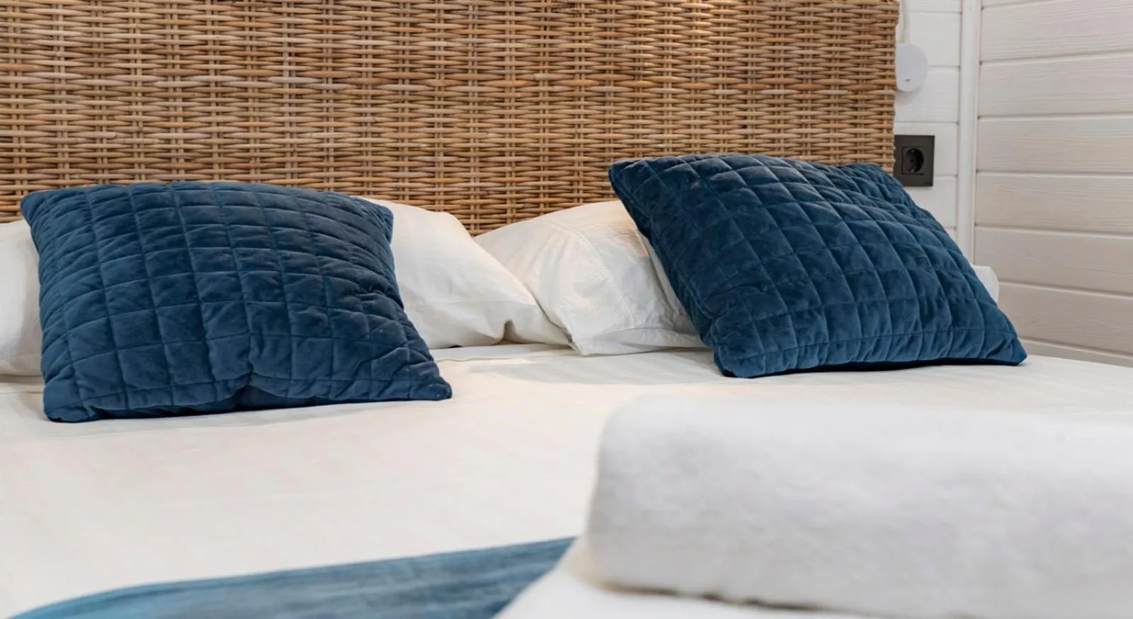 Bed in "Breeze" Aparthotel by Parrot`s House