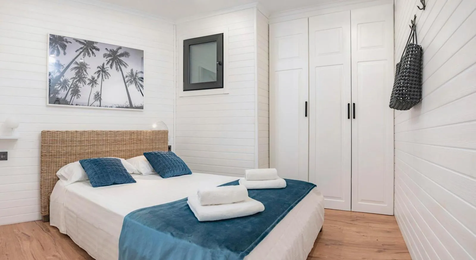 Bed in "Breeze" Aparthotel by Parrot`s House