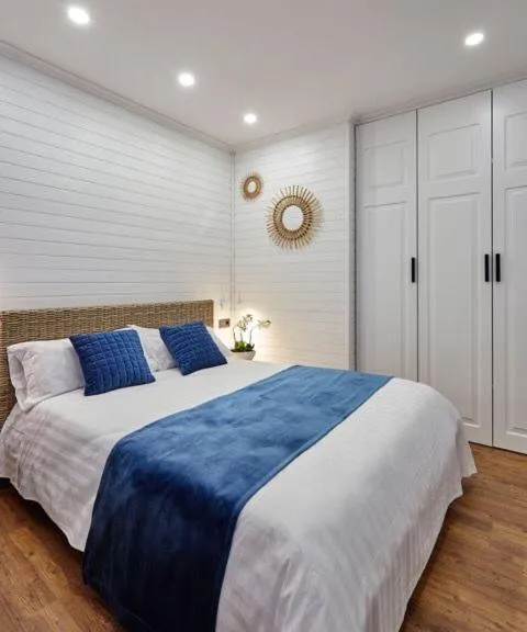 Bed in "Breeze" Aparthotel by Parrot`s House