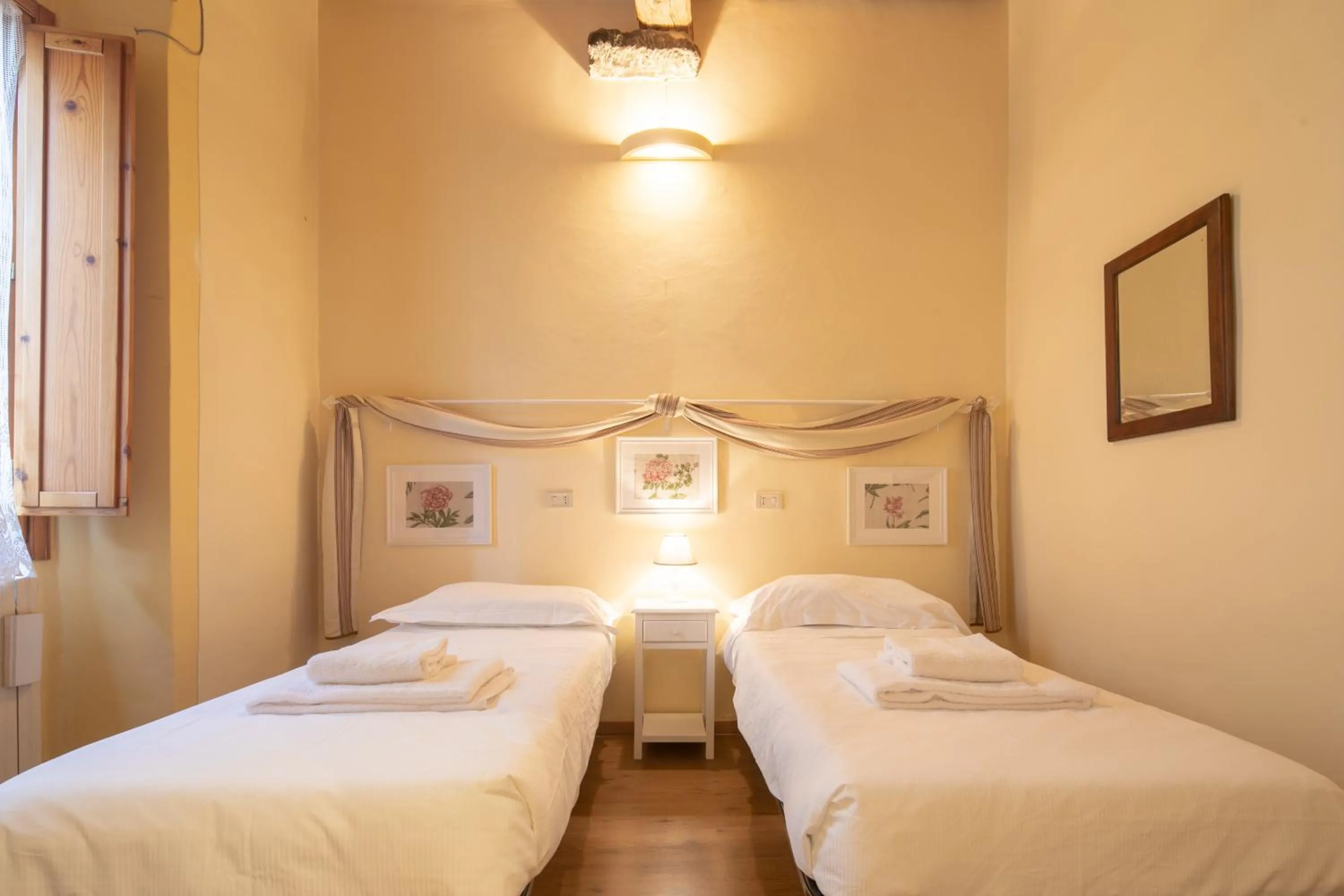 Bed in Romantic Pitti by Mmega