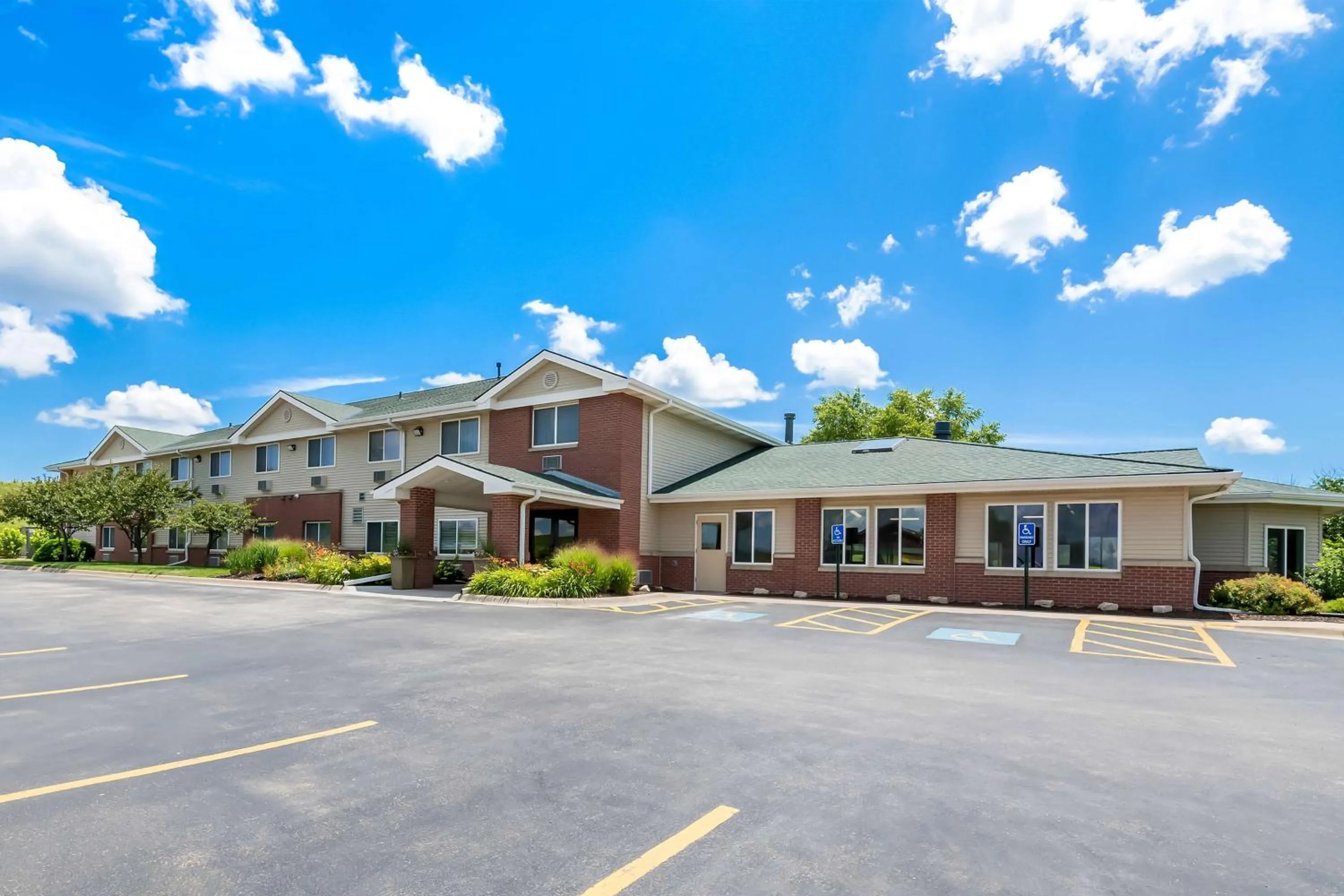 Property building in Best Western Nebraska City Inn